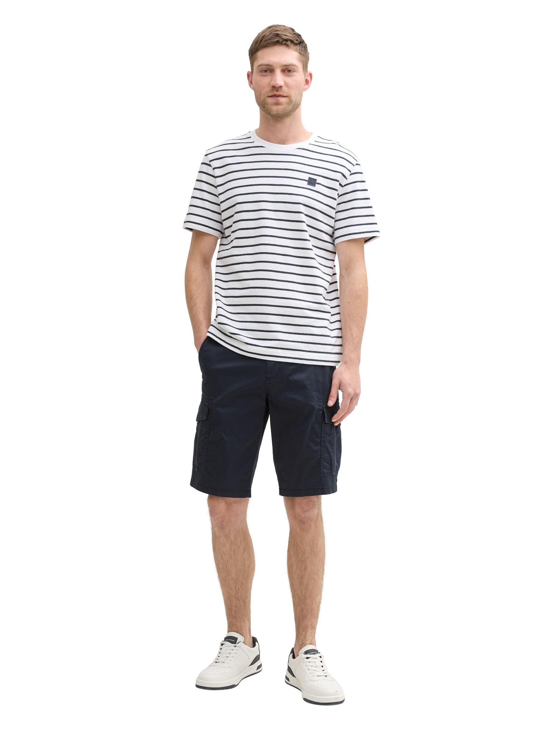 Tom-Tailor_202506_37213_1044709_5.jpg Cargo-Bermudashorts mit Taschen Chino Shorts