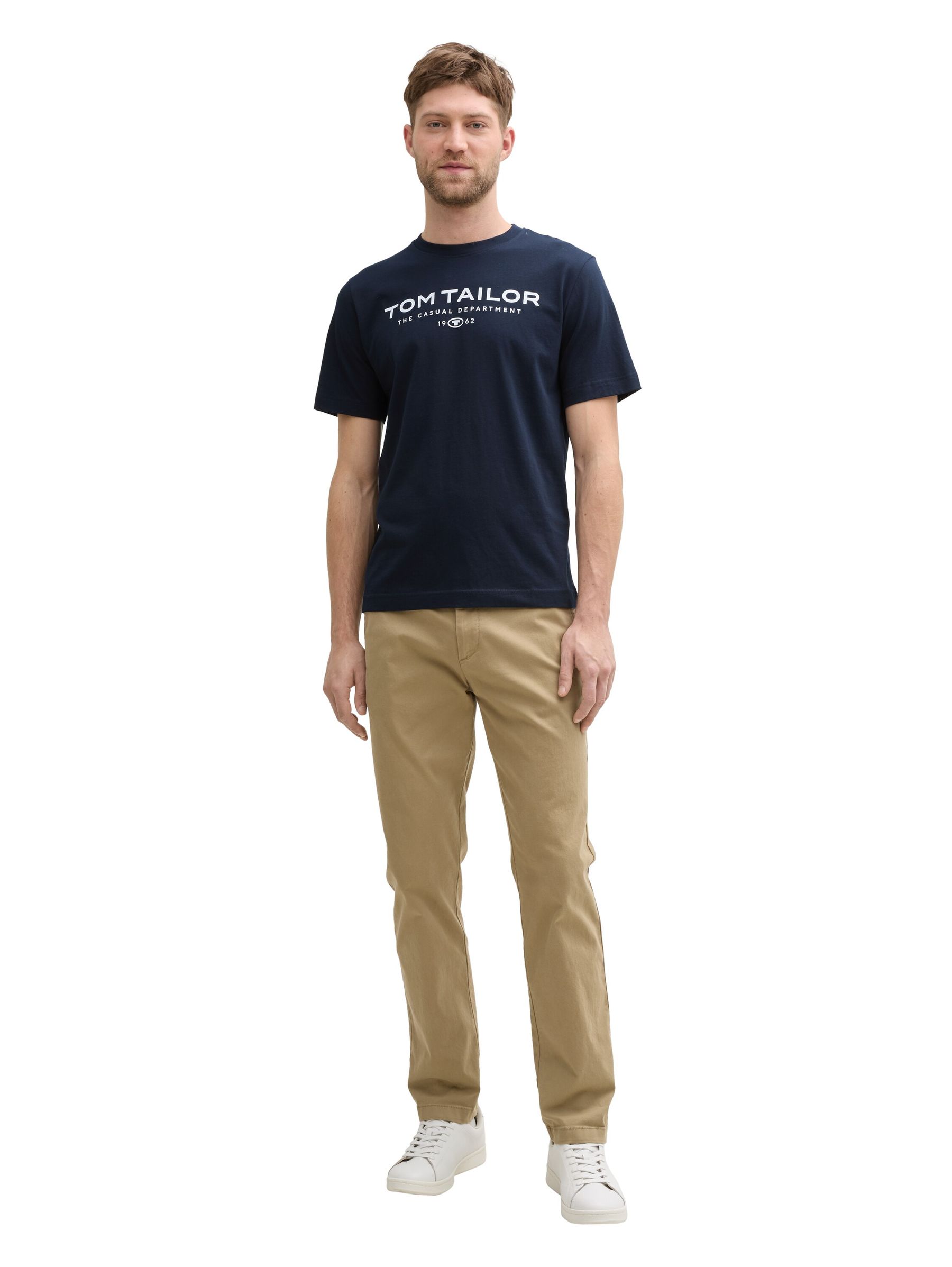 Tom-Tailor_202512_10668_1045773_2.jpg T-Shirt mit Rundhalsausschnitt und Logo-Print 1962