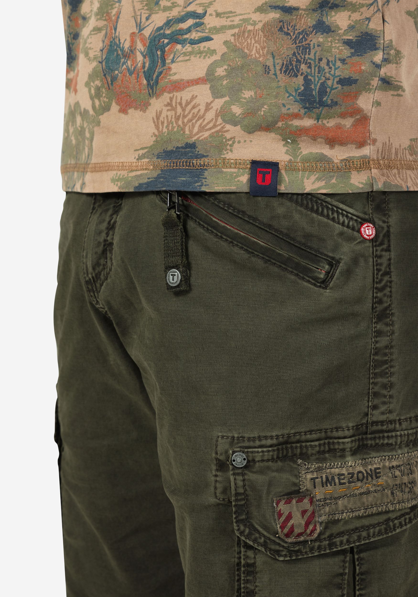 TIMEZONE-Gmb_SS25_4725_24-10051-06-1202_5.jpg Cargo Jeans Shorts mit Gürtel und Festem Stoff