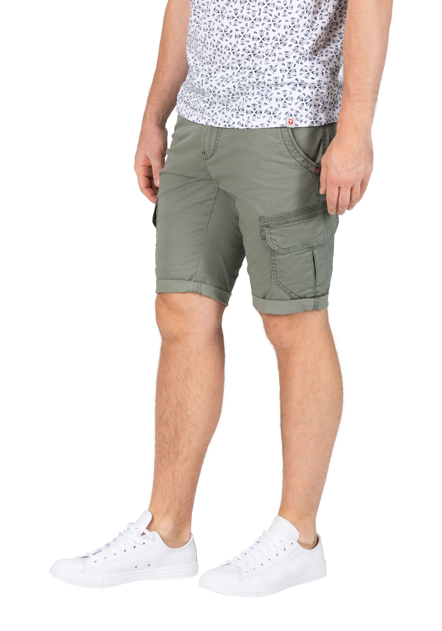 TIMEZONE-Gmb_SS25_8688_24-10032-10-1215_3.jpg Einfarbige Chino Cargo-Shorts mit Taschen