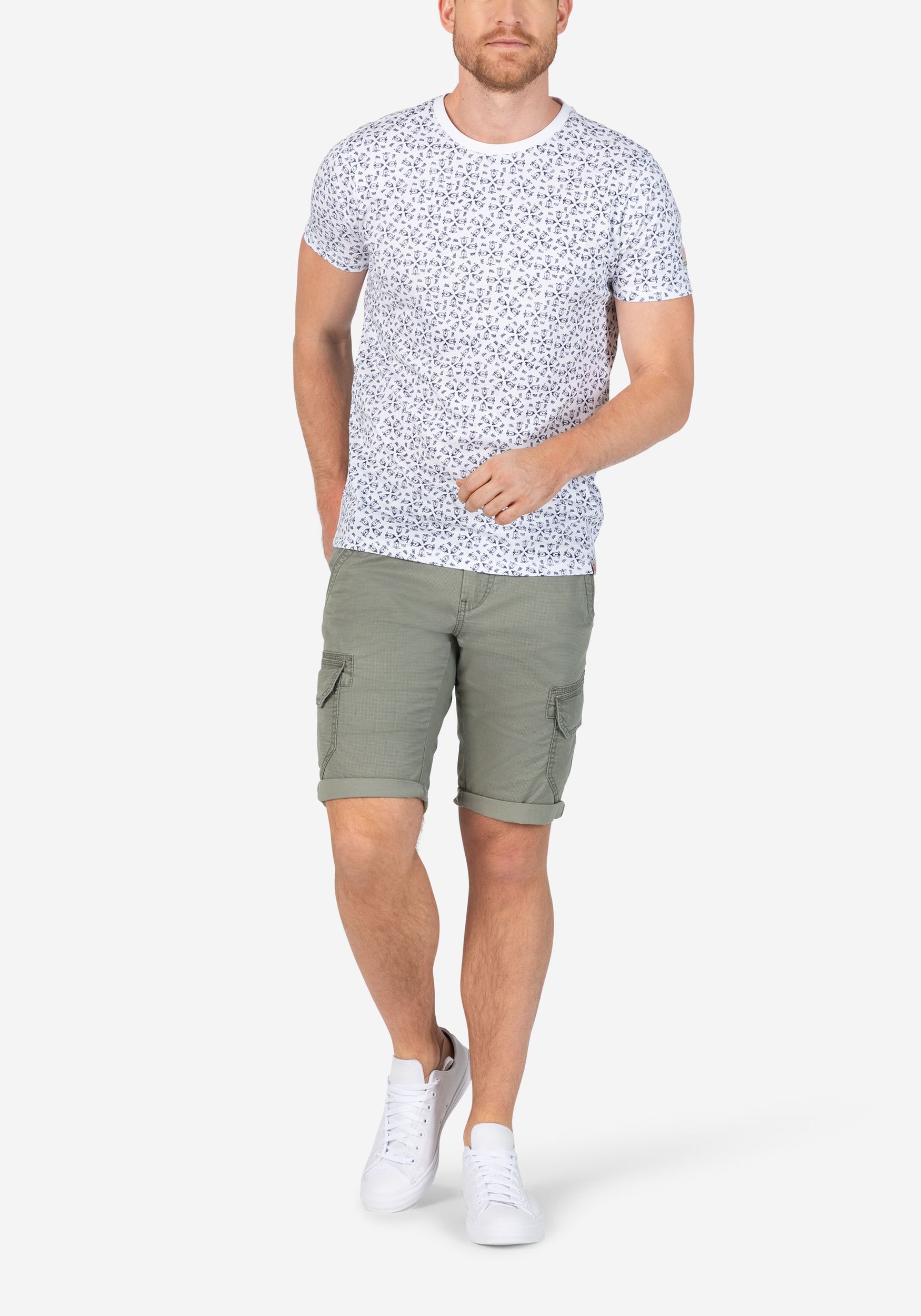 TIMEZONE-Gmb_SS25_8688_24-10032-10-1215_6.jpg Einfarbige Chino Cargo-Shorts mit Taschen