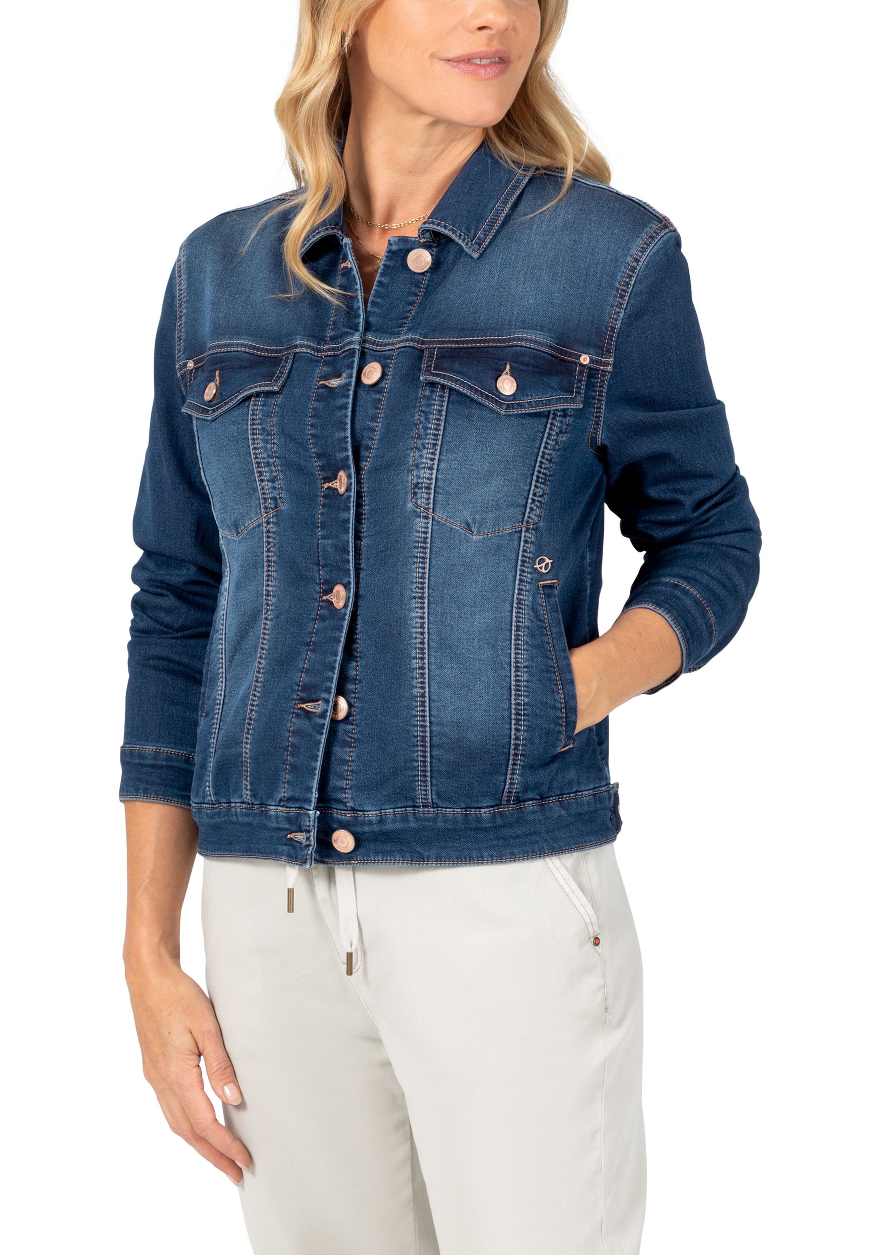 TIMEZONE-Gmb_SS25_3838_19-10064-08-3337_3.jpg Lässige Jeansjacke mit Knopfleiste und Brusttaschen
