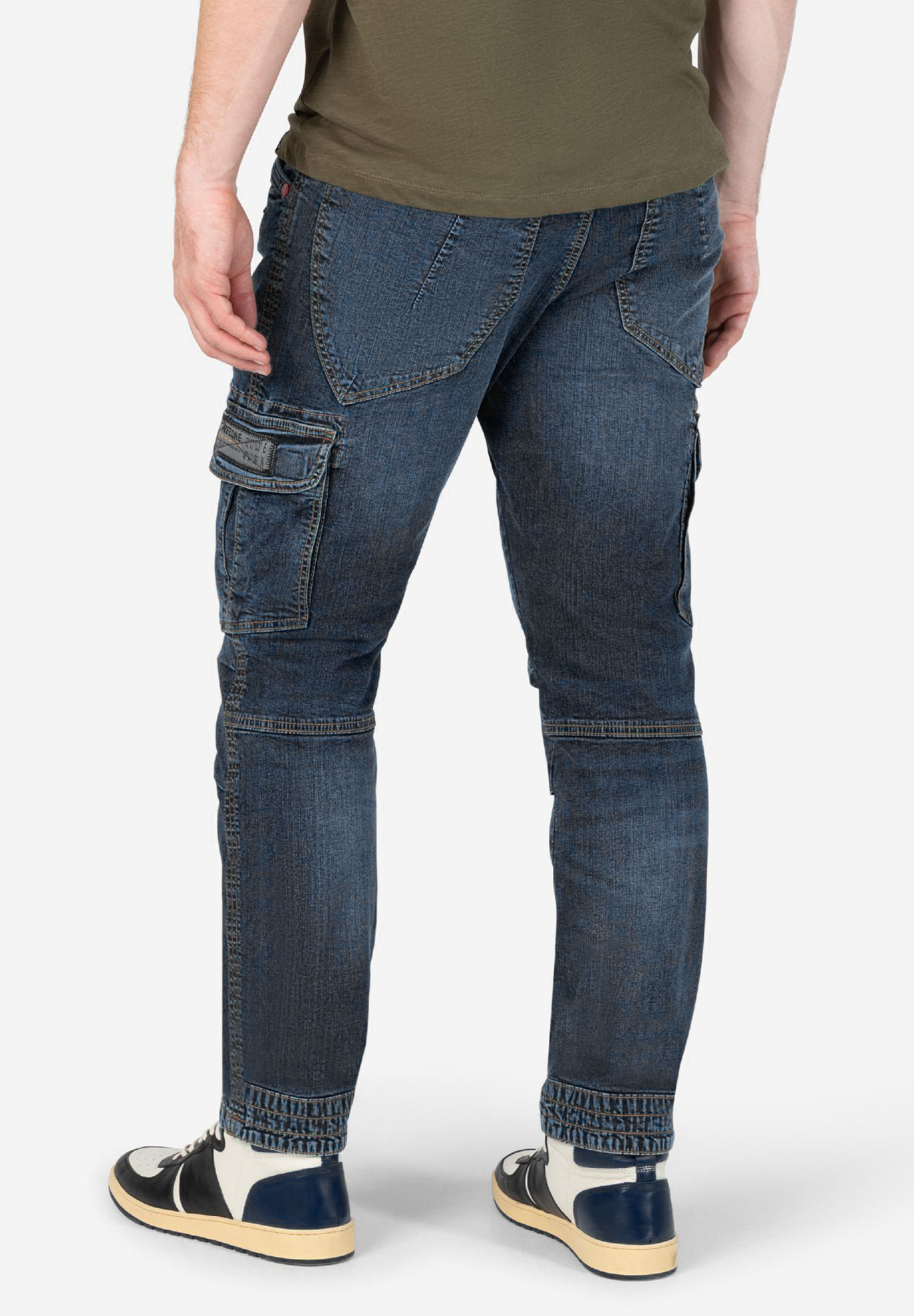 Cargo-Jeans mit sportlicher Passform Cargo-Jeans mit sportlicher Passform