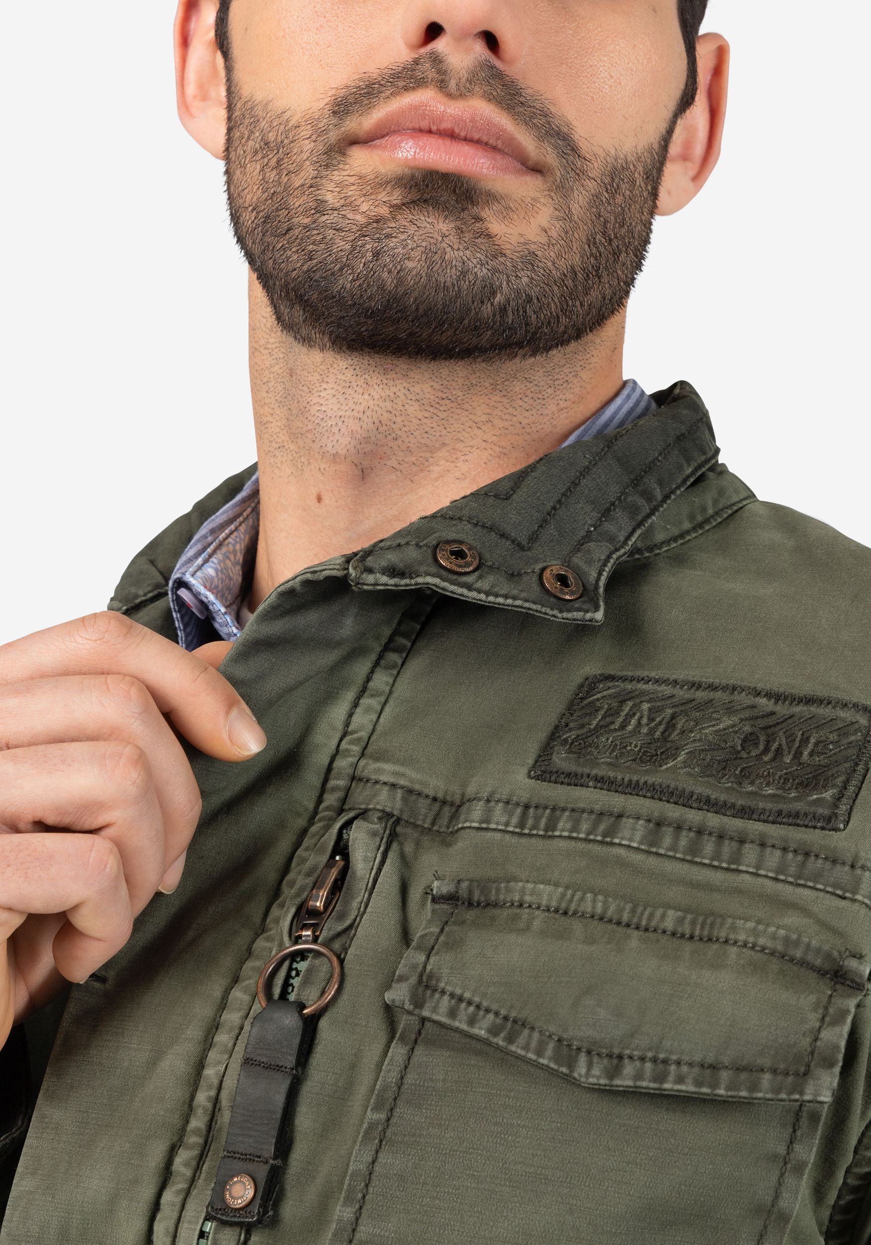 TIMEZONE-Gmb_SS25_4725_29-10089-00-1180_5.jpg Feldjacke mit Reißverschluss und Vintage Workwear Style.