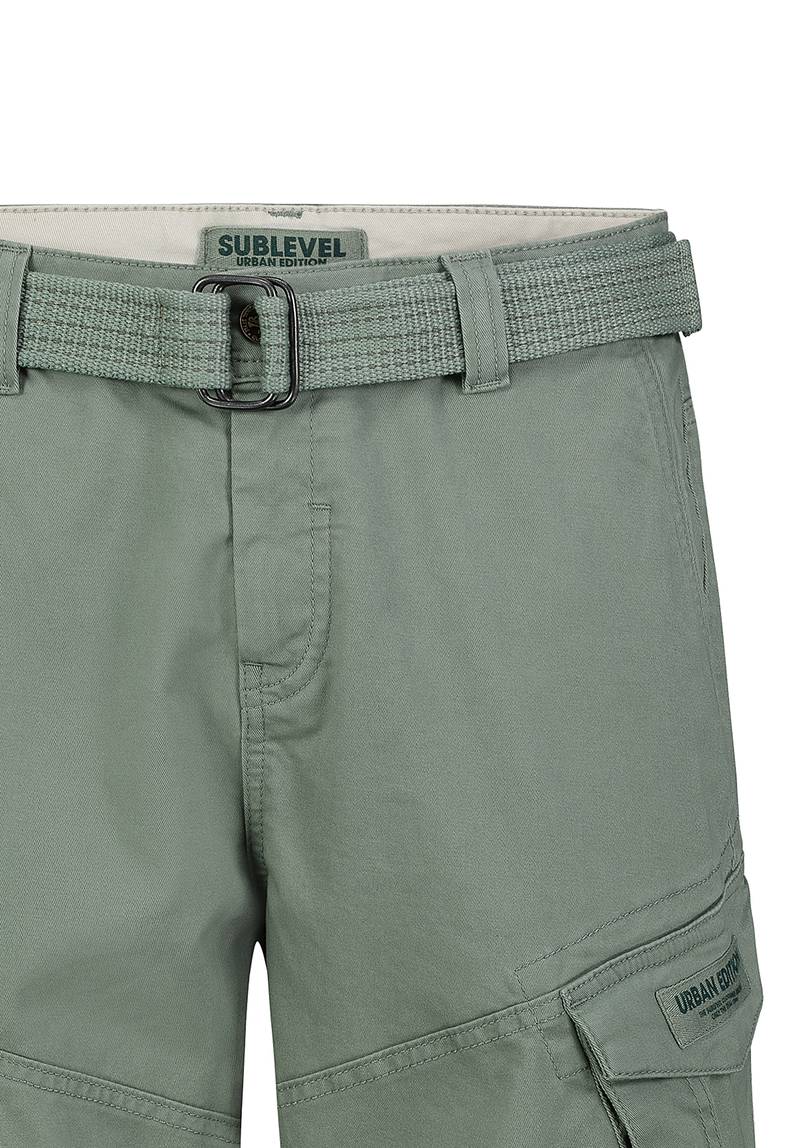 Cargo-Shorts mit Gürtel und Seitentaschen Cargo-Shorts mit Gürtel und Seitentaschen