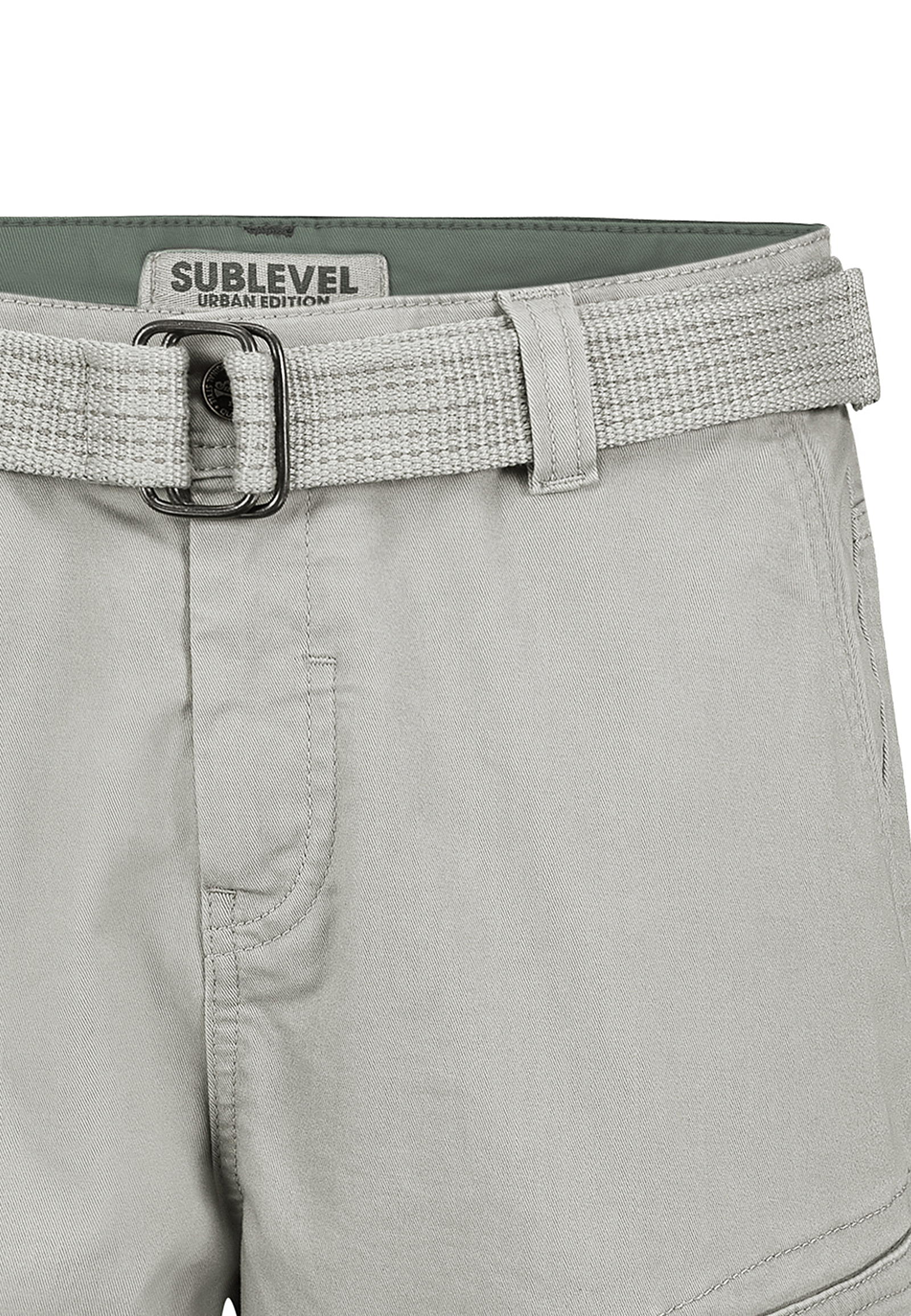 Cargo-Shorts mit Gürtel und Seitentaschen Cargo-Shorts mit Gürtel und Seitentaschen