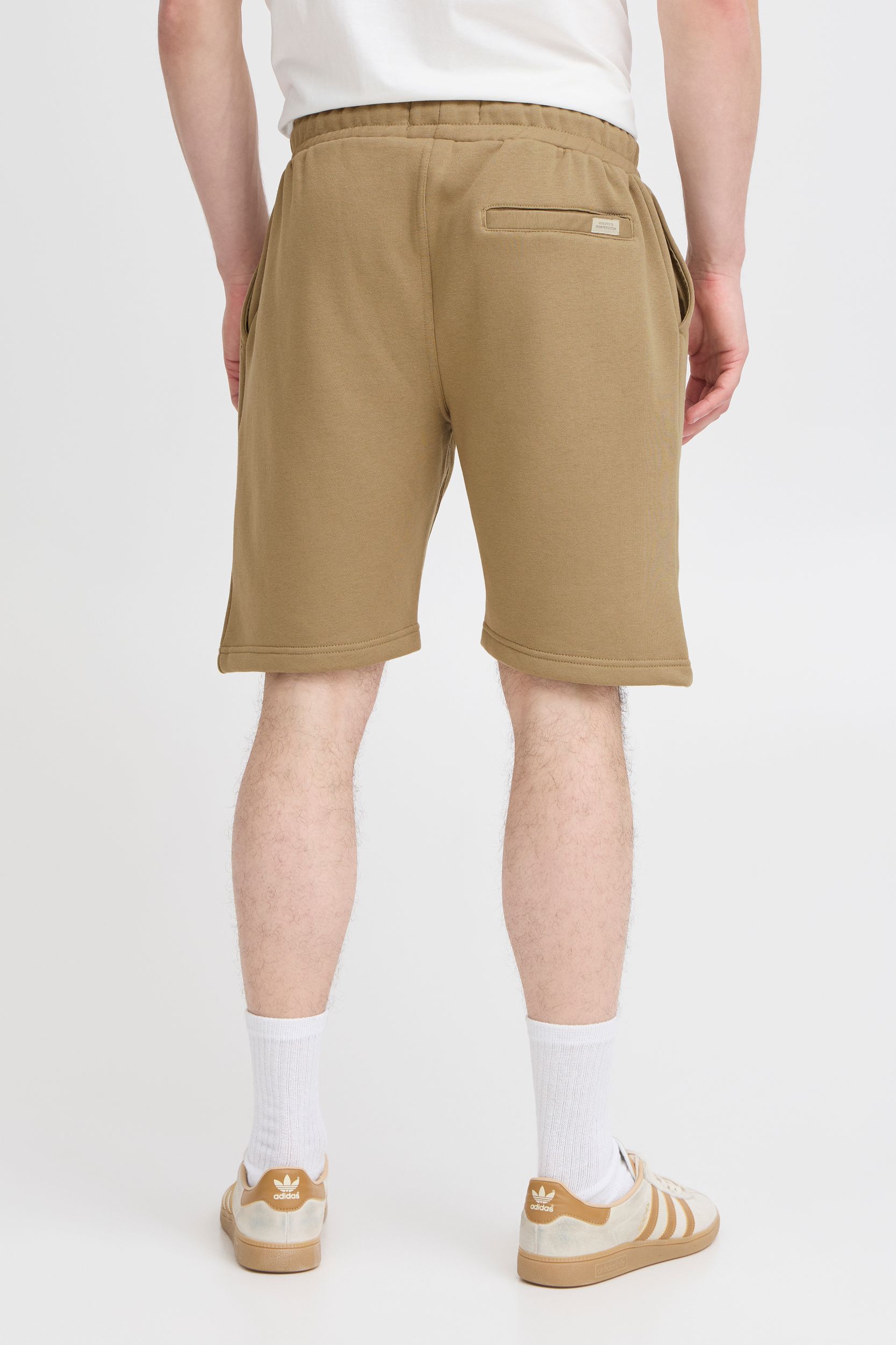 Blend_NOOS_171118_20714198-171118_7.jpg Kurze Sporthose mit Kordelzug und Seitentaschen