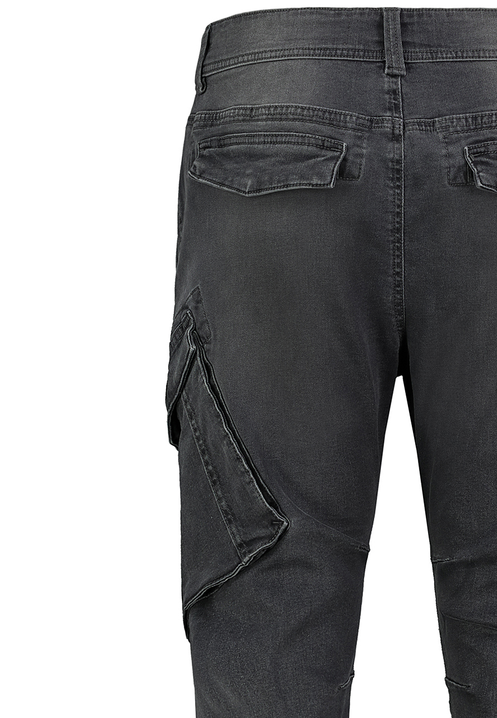 Jeans mit Cargotaschen und ausgefranstem Detail Jeans mit Cargotaschen und ausgefranstem Detail