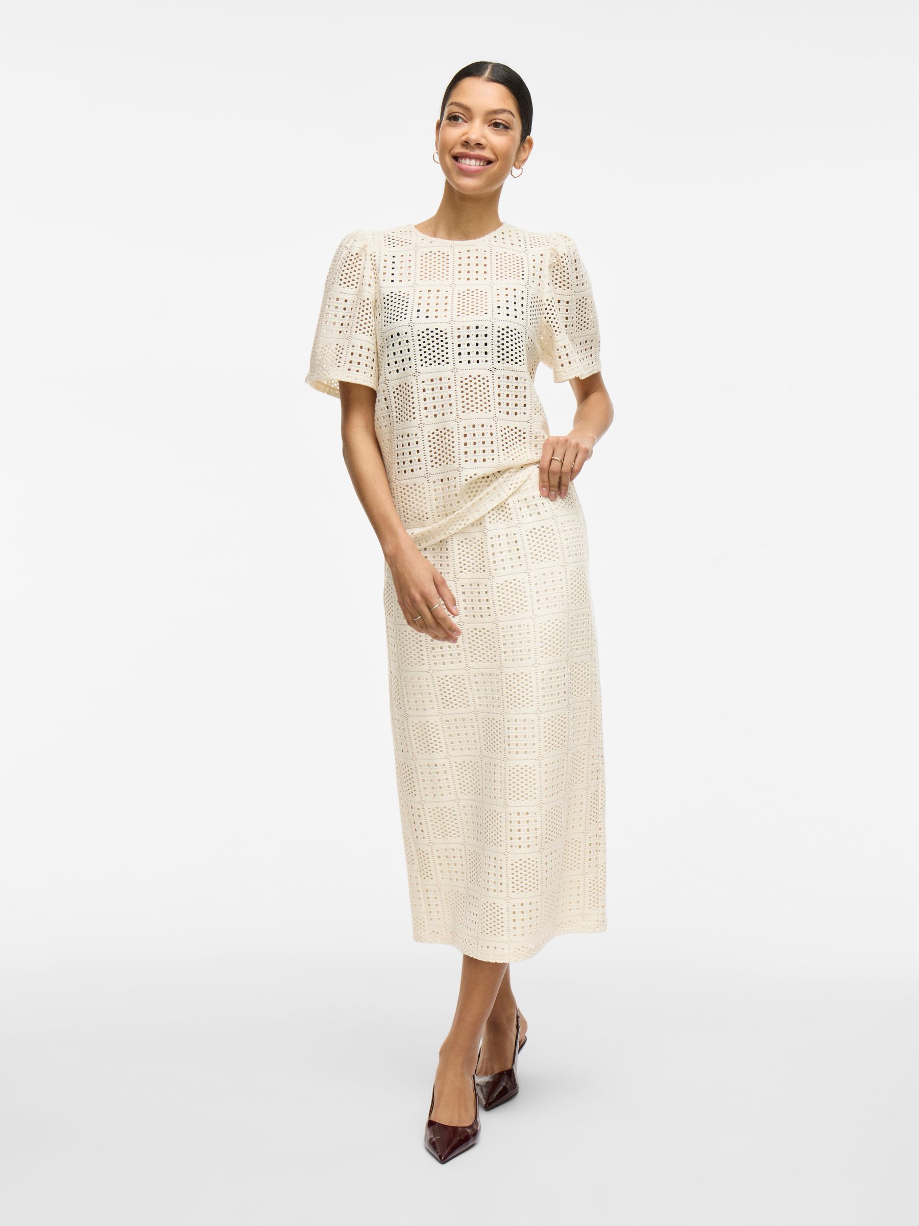 VILA_SpringSummer2025_4736702_14106577_5.jpg Gestrickte Bluse mit Loch Muster, Kurzarm
