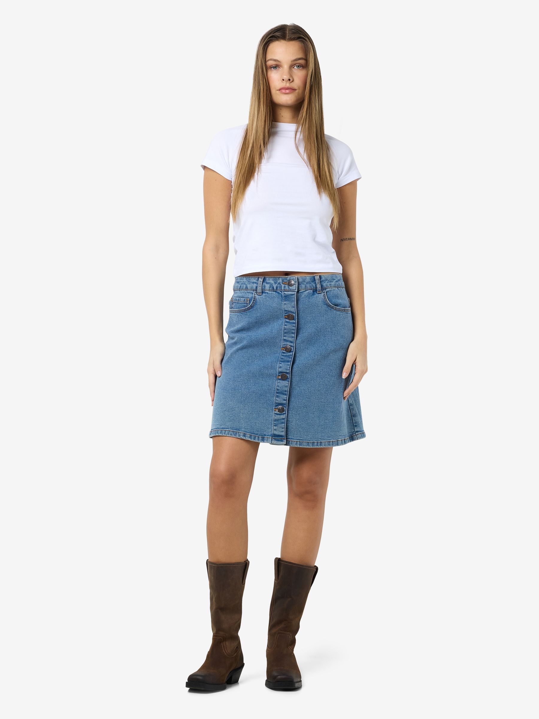 NOISY-MAY_All-year_4682793_27032521_3.jpg Jeansrock mit Knopfleiste und aufgesetzten Taschen