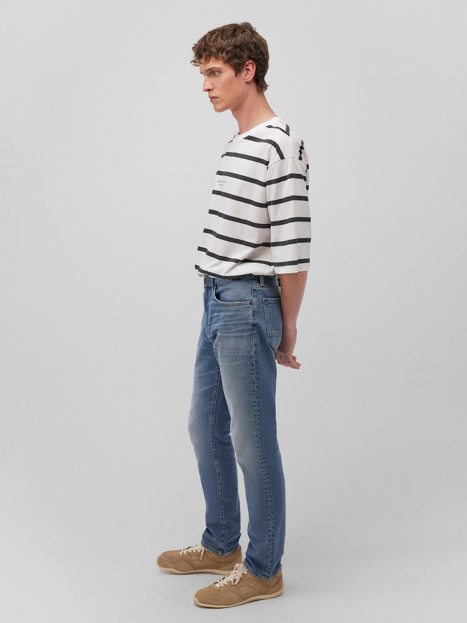 Mavi_25Spring1_antique-white_0612512-70057_4.jpg Gestreiftes T-Shirt mit Oversized-Passform und Rundhalsausschnitt