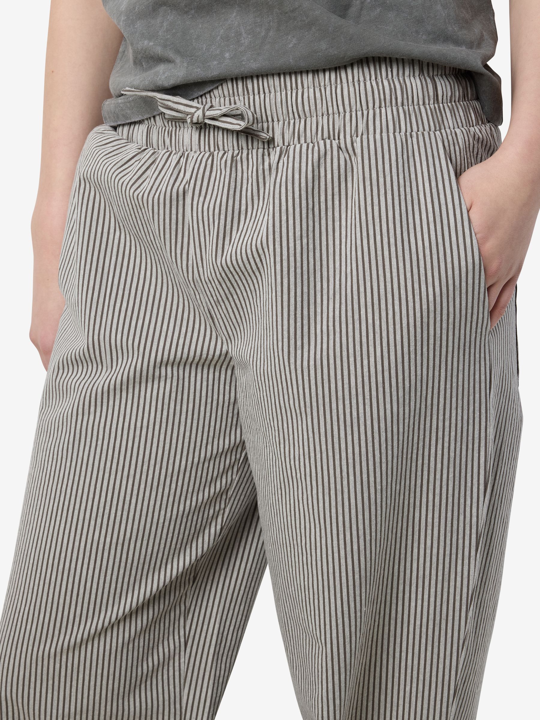 NOISY-MAY_Springsummer_4761878_27033739_4.jpg Gestreifte Culotte-Hose mit Kordelzug und Taschen