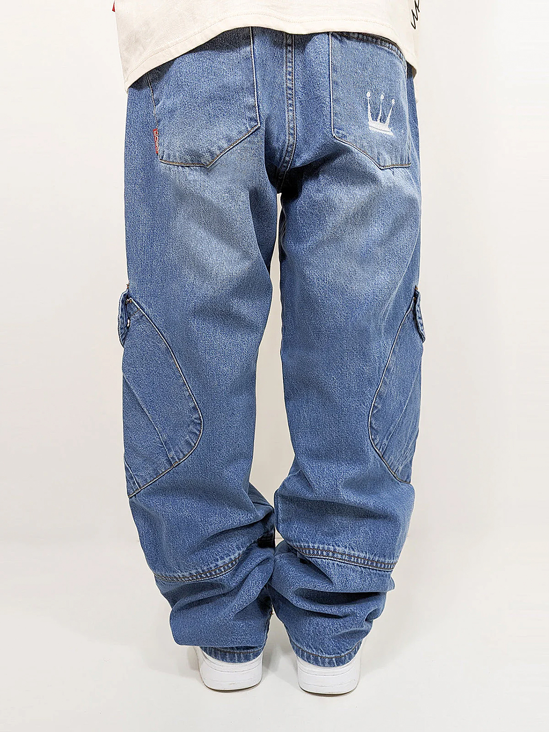 Cargo Baggy Jeans mit Taschen und DADA Stitch Cargo Baggy Jeans mit Taschen und DADA Stitch