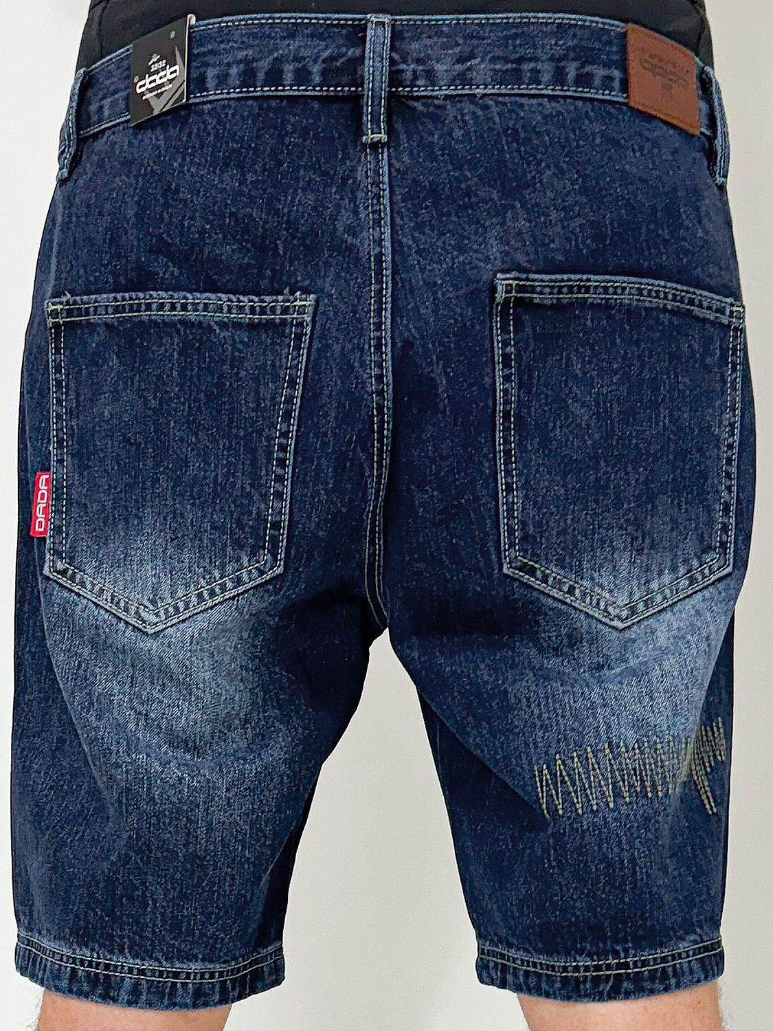 Baggy Bermuda Jeans-Shorts mit Stickerei Loose Fit Baggy Bermuda Jeans-Shorts mit Stickerei Loose Fit
