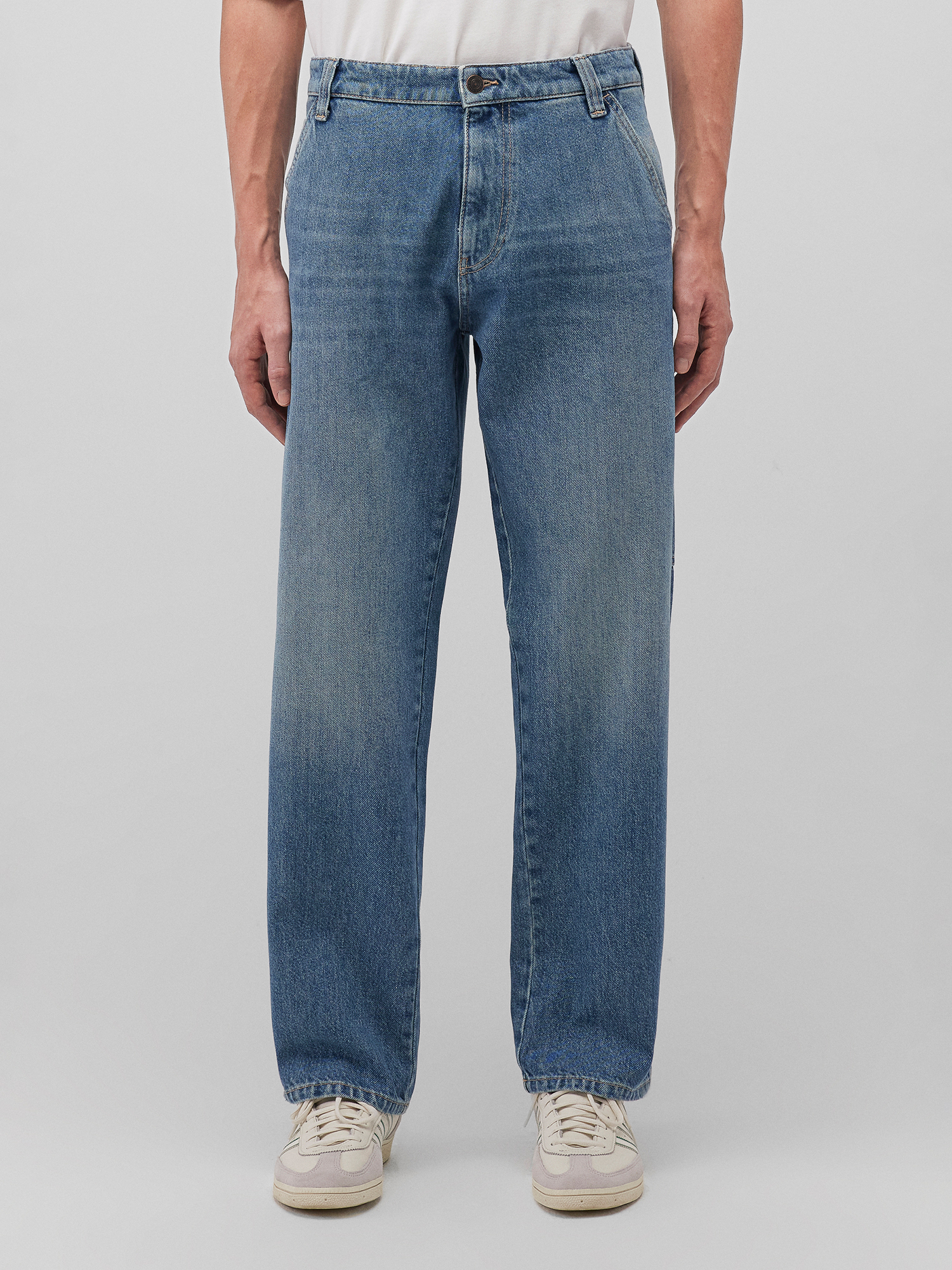 Mavi_25Spring1_mid-90s-blue-denim_0010069-89128_3.jpg Denim Jeans Hose mit weitem Bein und Eingrifftaschen