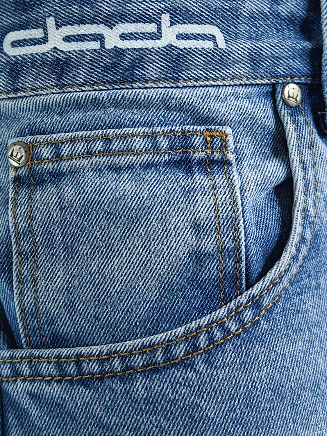 Baggy Jeans Loose Fit mit DADA Stickerei Baggy Jeans Loose Fit mit DADA Stickerei