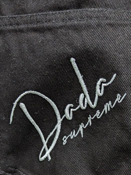DADA Supreme DADA Supreme Baggy Jeans Loose Fit mit DADA Stickerei – Schwarz, Bild 4