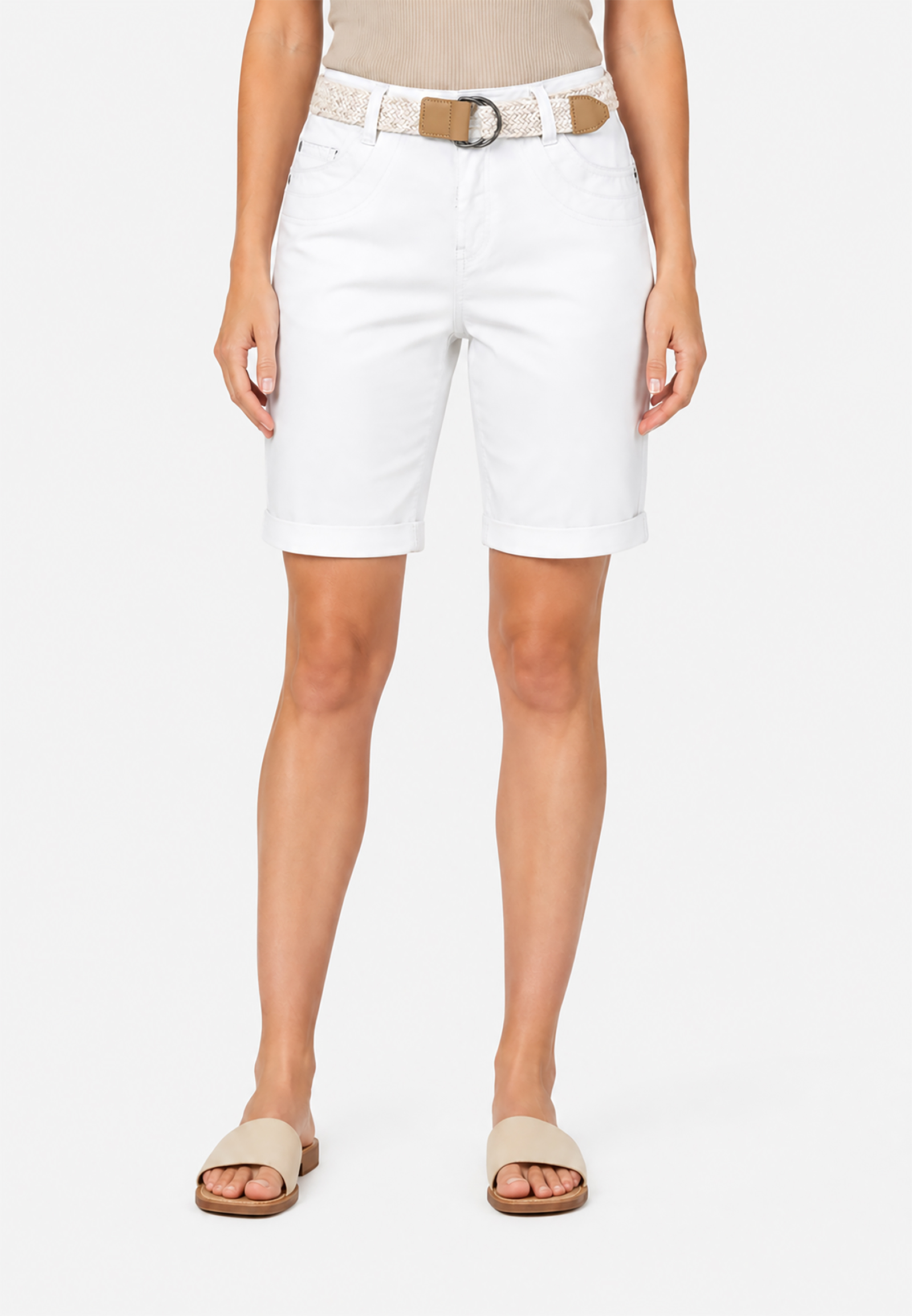 Stretch Twill Bermuda Shorts mit Gürtel und Spitze Stretch Twill Bermuda Shorts mit Gürtel und Spitze