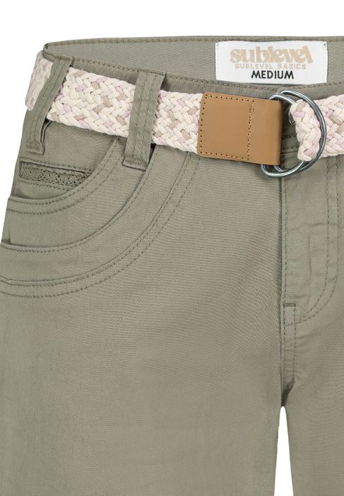 Sublevel Stretch Twill Bermuda Shorts mit Gürtel und Spitze – Grün, Bild 5