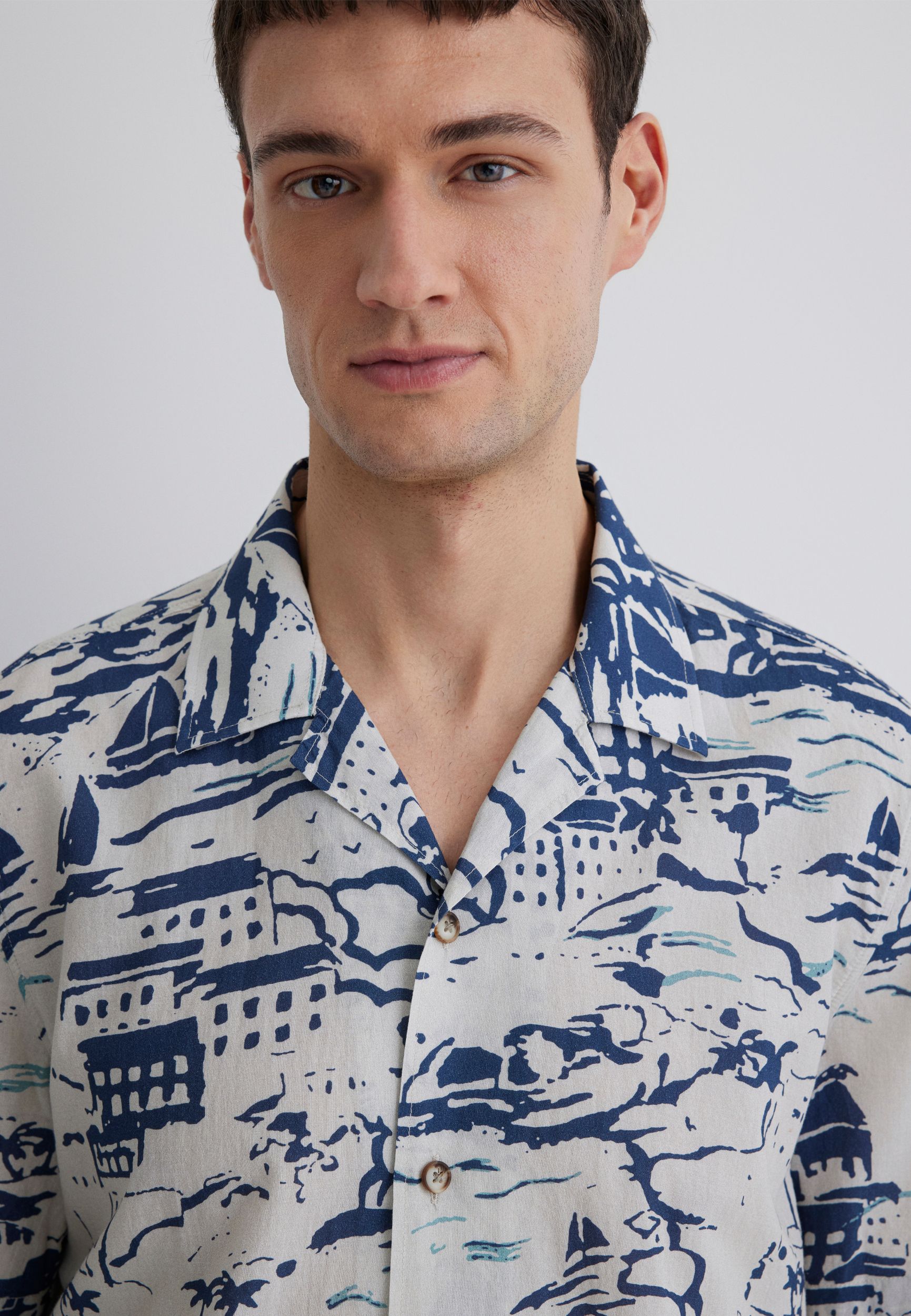 Sommerhemd mit maritimem Print und Knopfleiste Sommerhemd mit maritimem Print und Knopfleiste