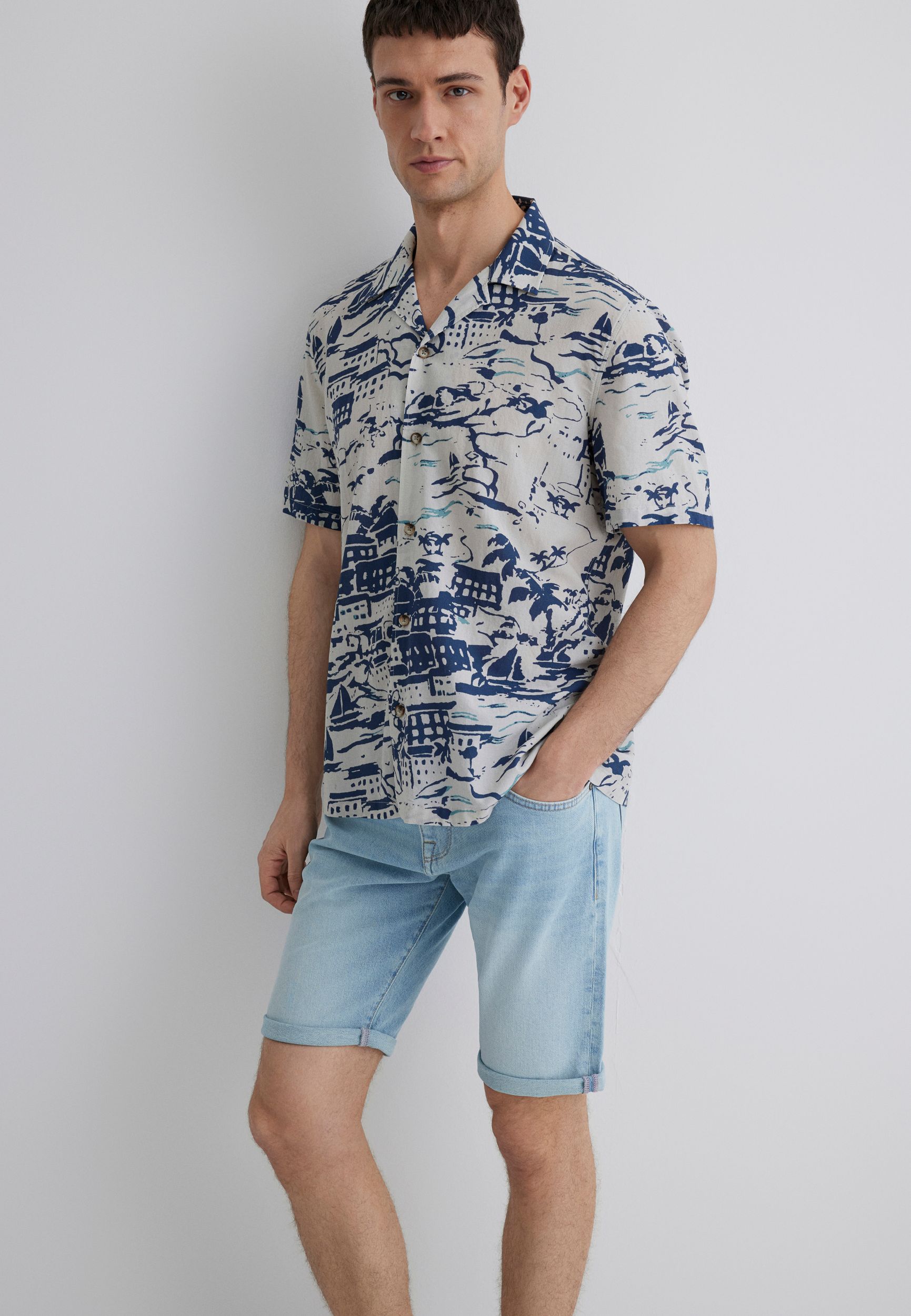 Sommerhemd mit maritimem Print und Knopfleiste Sommerhemd mit maritimem Print und Knopfleiste