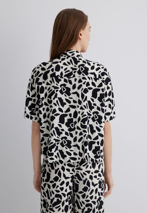 Mavi mavi Kurzarm Hemdbluse mit Allover Animal-Print und Knopfleiste – Schwarz, Bild 3