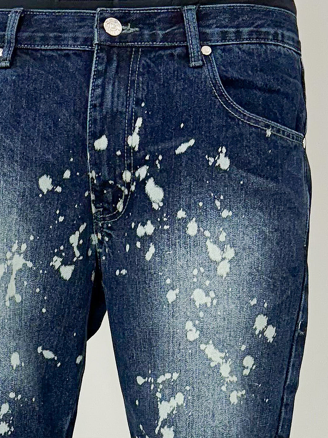 Loose Fit Denim Shorts mit Splatter Print Loose Fit Denim Shorts mit Splatter Print
