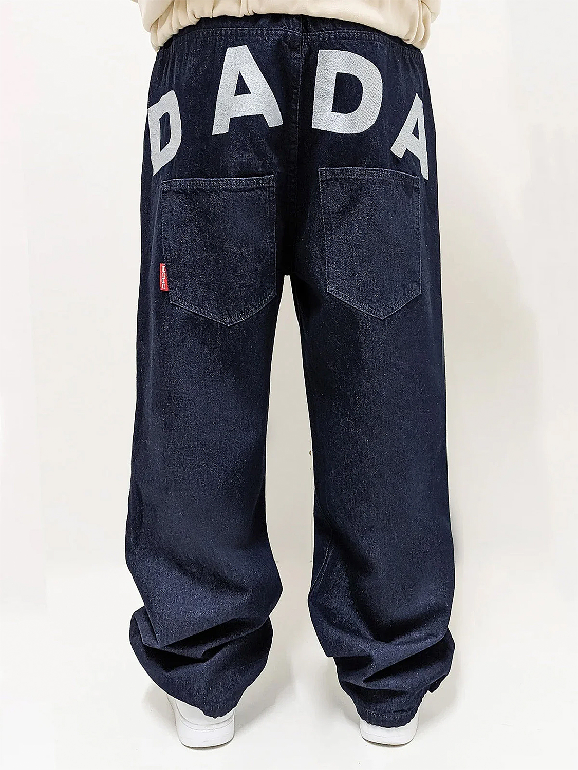 Baggy Fit Jeans mit DADA Stickerei Raw Indigo Baggy Fit Jeans mit DADA Stickerei Raw Indigo