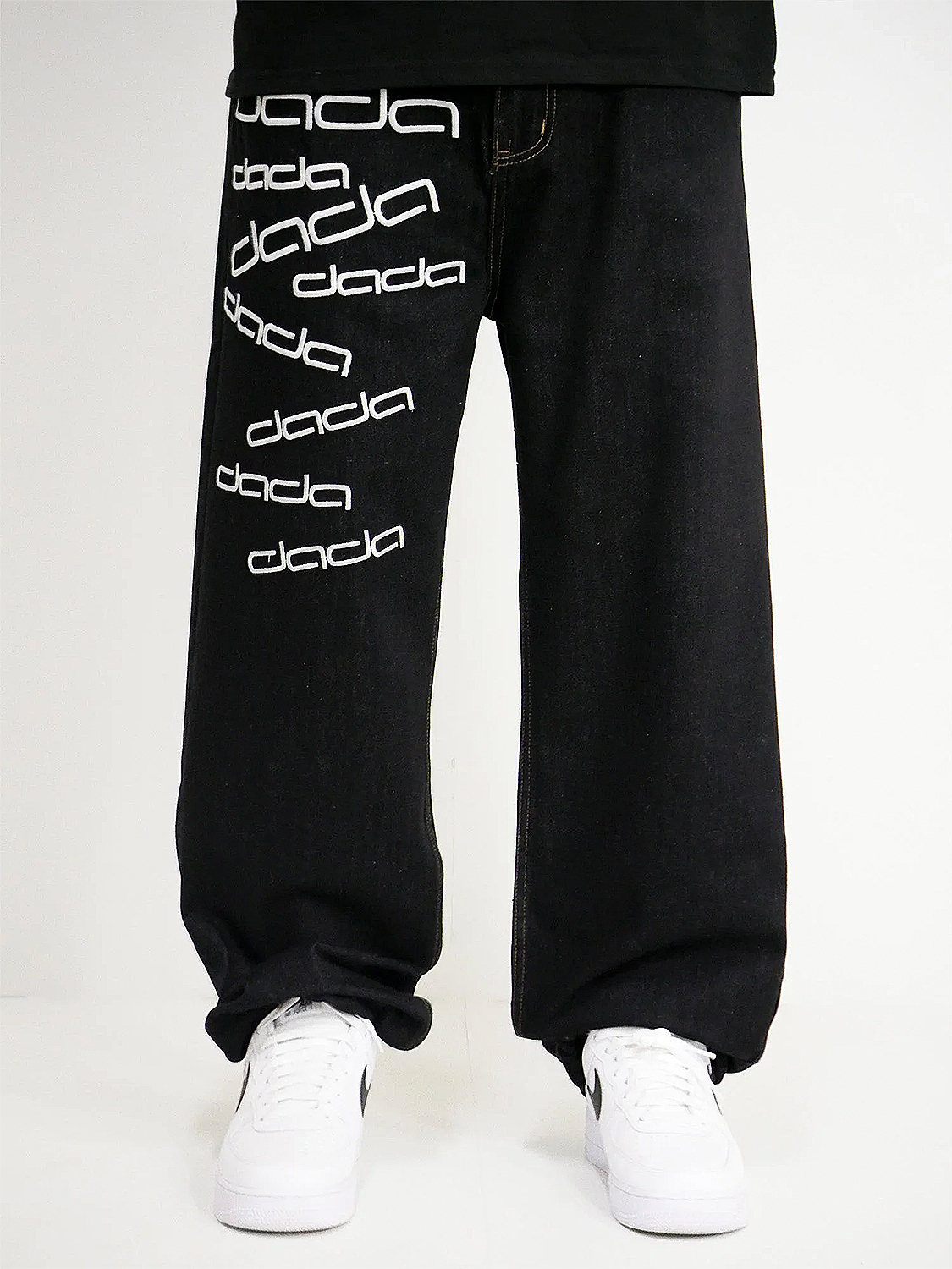 Baggy Denim Jeans mit Dada Logo Stickerei Baggy Denim Jeans mit Dada Logo Stickerei