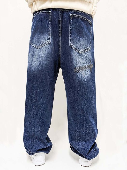 DADA Supreme DADA Supreme Weite Baggy Jeans mit Gothic-Stickerei und Logo – Blau, Bild 3