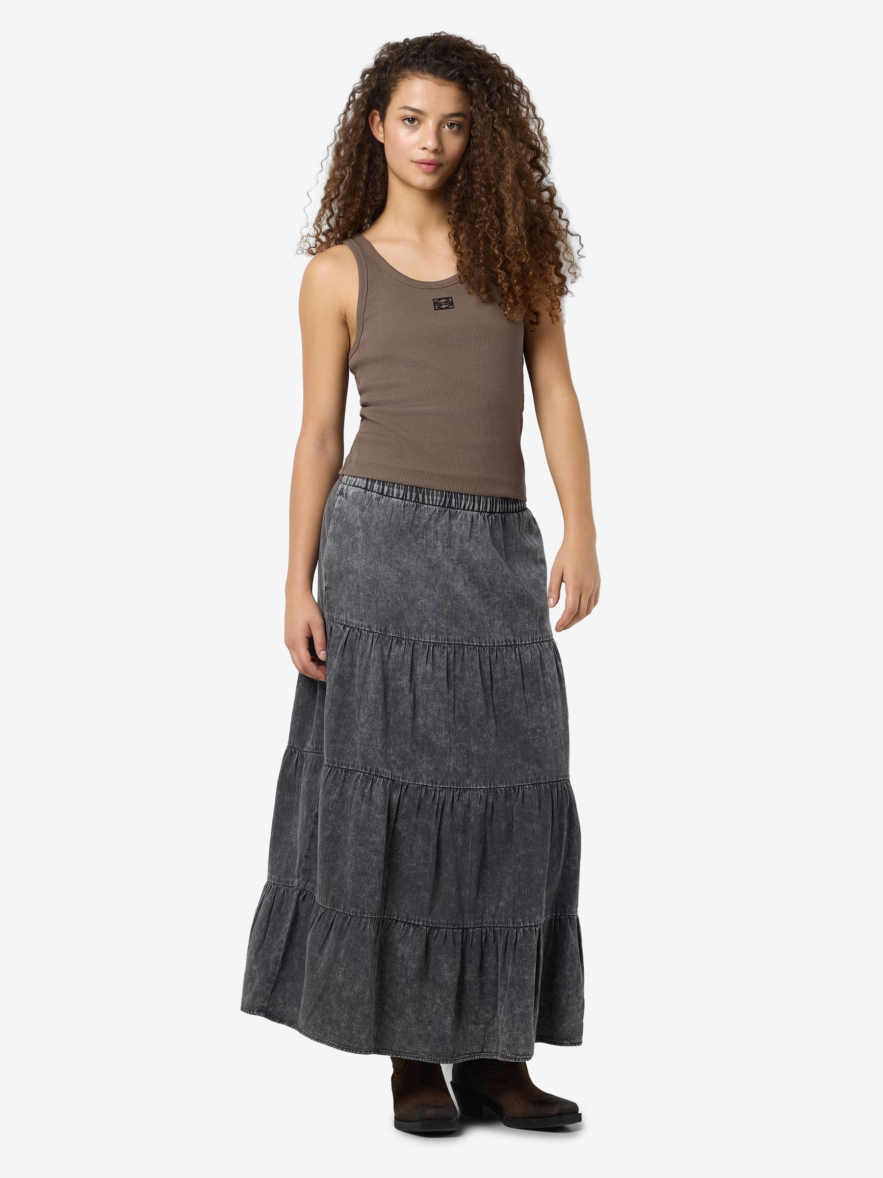 NOISY-MAY_SpringSummer2025_4777573_27034665_3.jpg Langer Rock mit Rüschen und Vintage Design