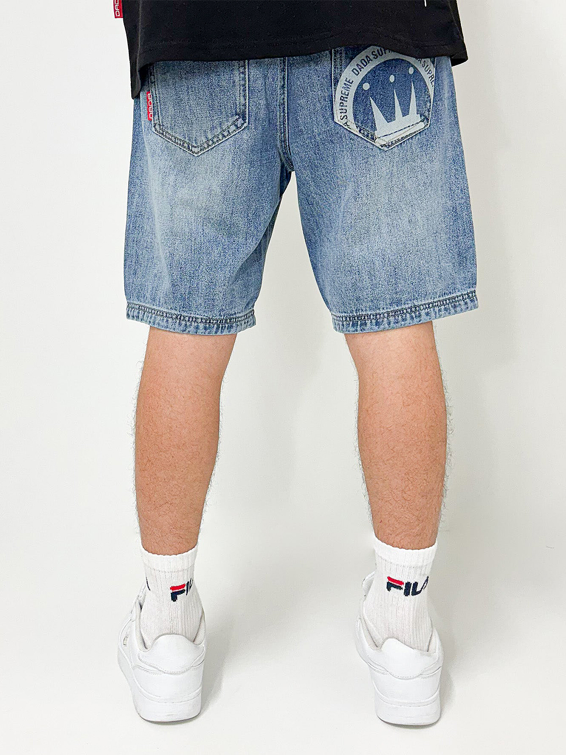 Jeans Shorts mit Coin Crown Print in Washed Denim Jeans Shorts mit Coin Crown Print in Washed Denim