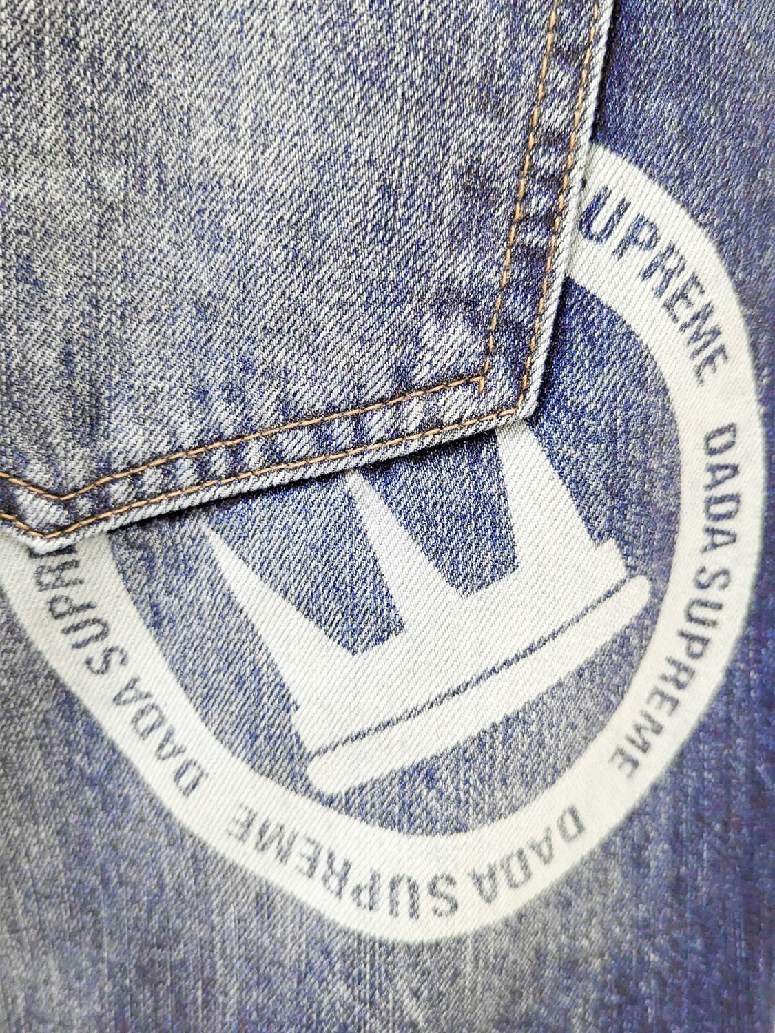 Lockere Baggy Jeans im Loose Fit mit Coin-Crown Design Lockere Baggy Jeans im Loose Fit mit Coin-Crown Design