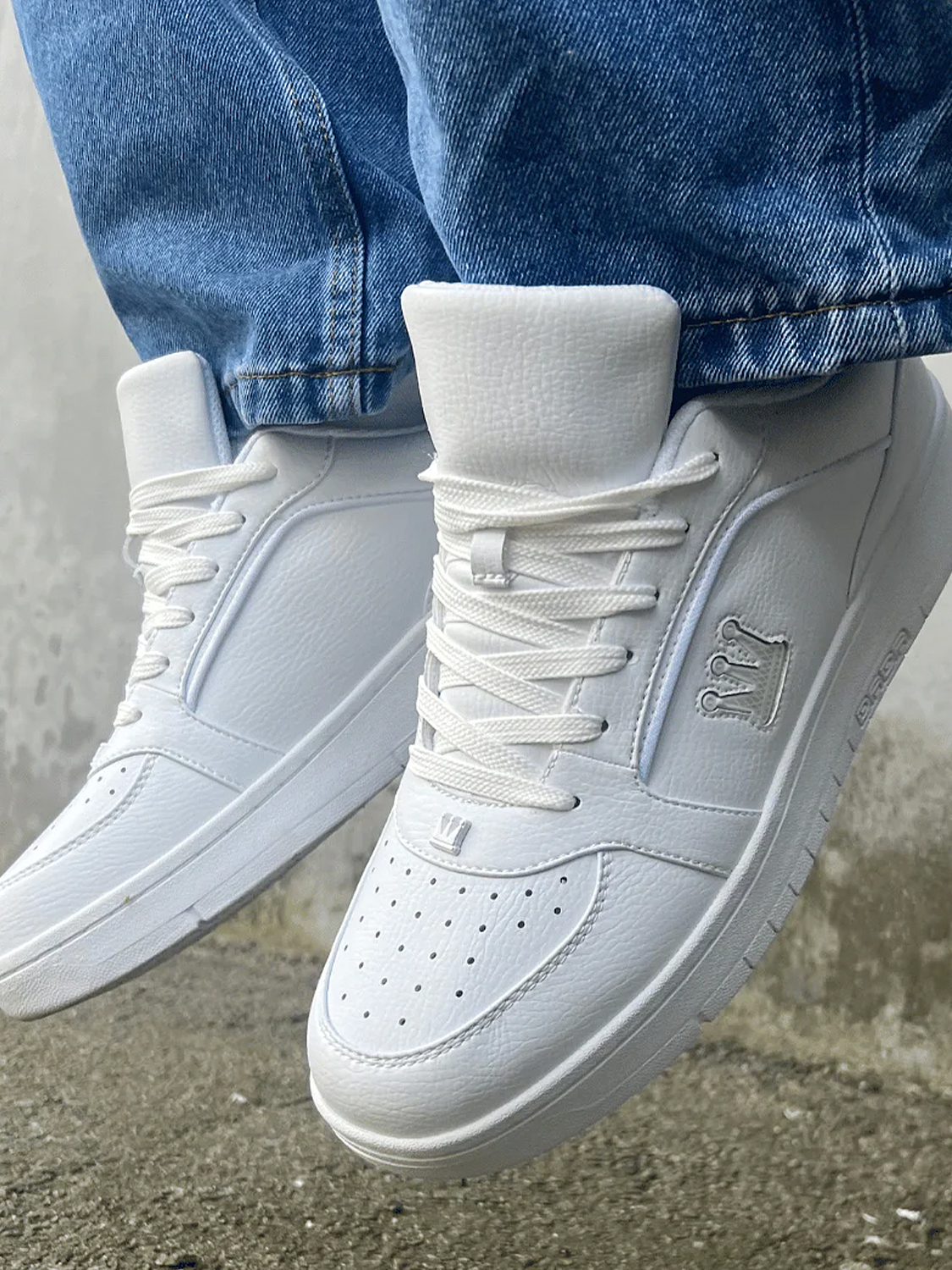 Retro Low Sneaker in Weiß mit veganem Obermaterial Retro Low Sneaker in Weiß mit veganem Obermaterial