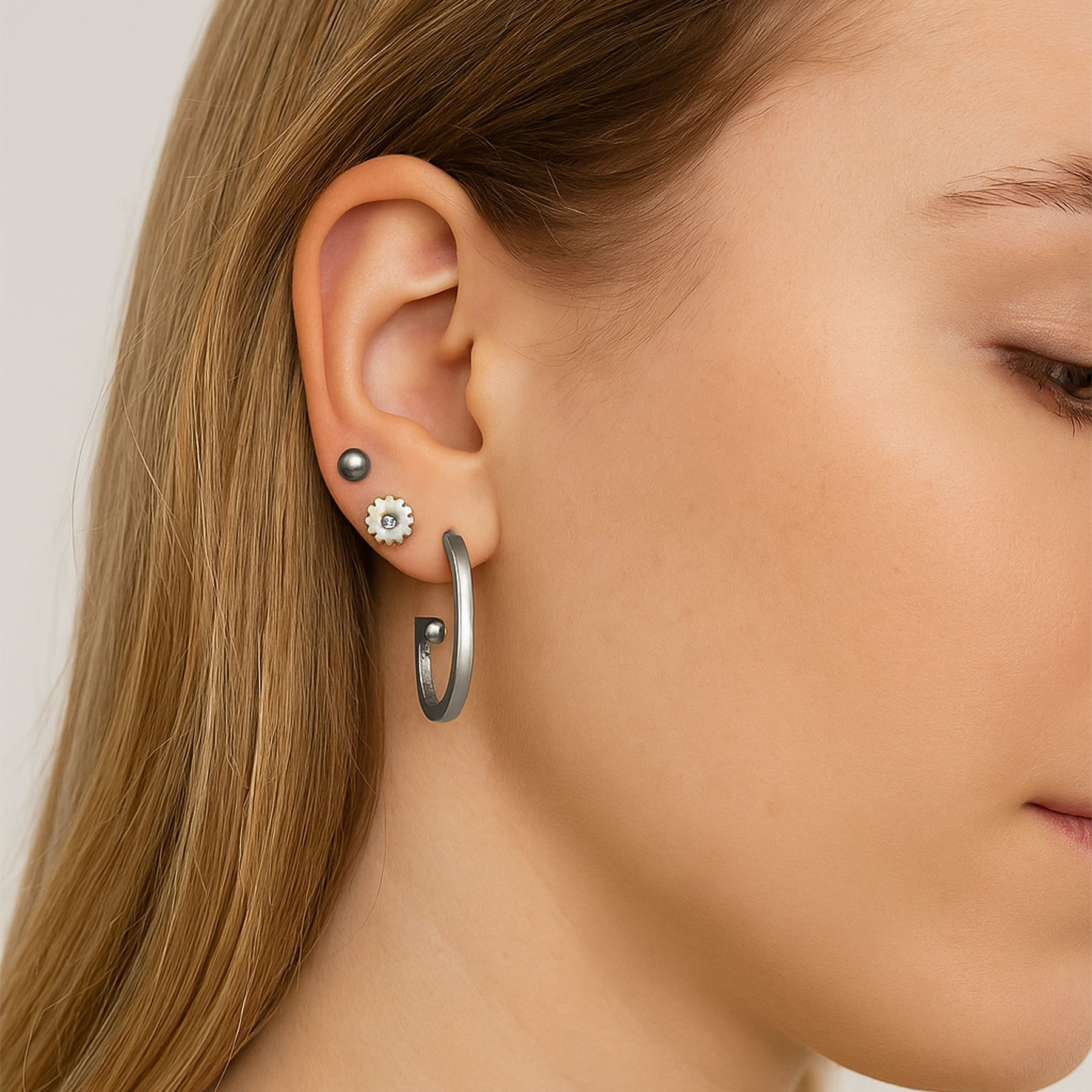 Ohrstecker Set mit Blumen, Kugeln und Creolen Ohrstecker Set mit Blumen, Kugeln und Creolen