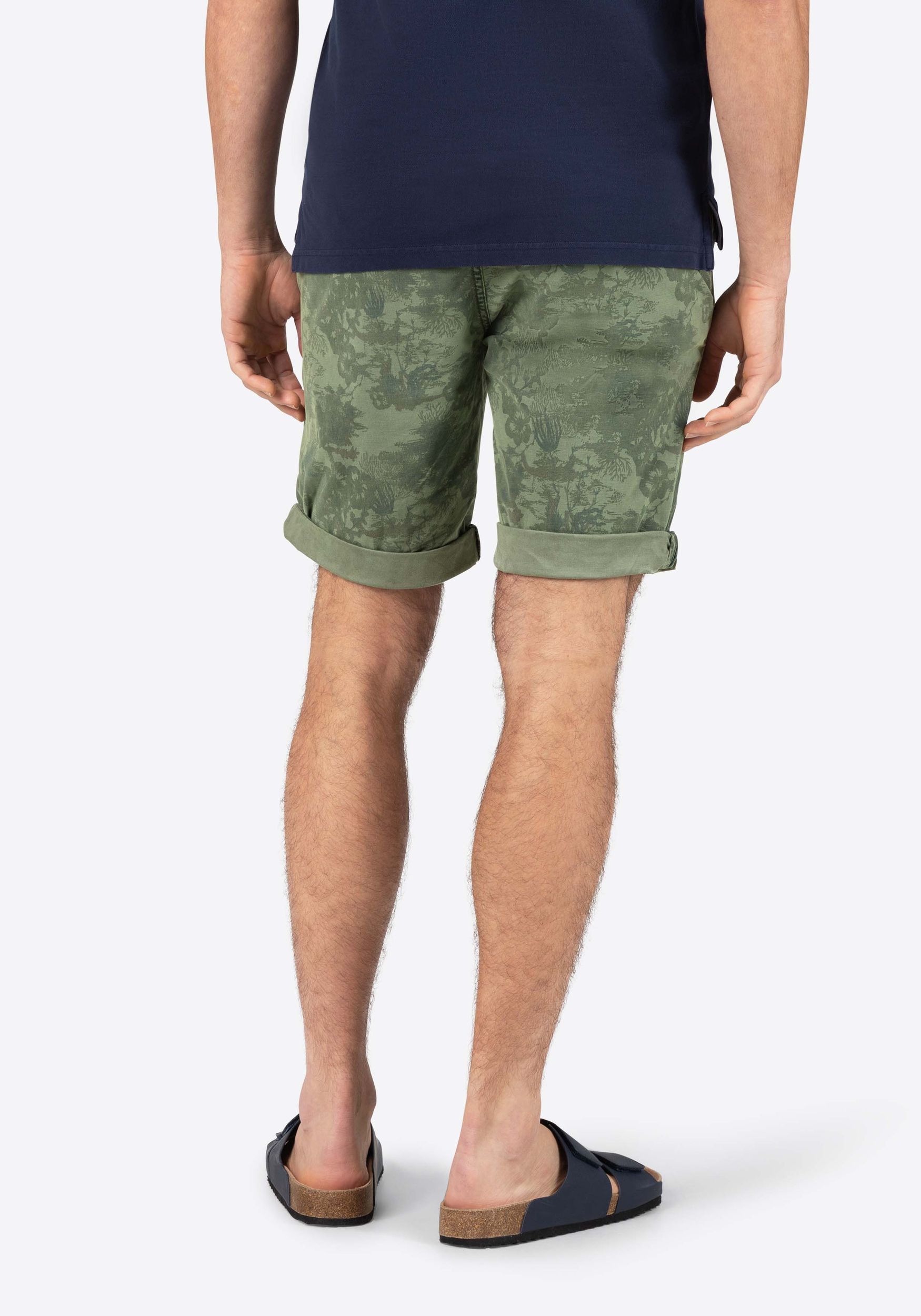 TIMEZONE-Gmb_SS25_4400_24-10064-10-1180_4.jpg Gemusterte Bermuda Shorts mit Design