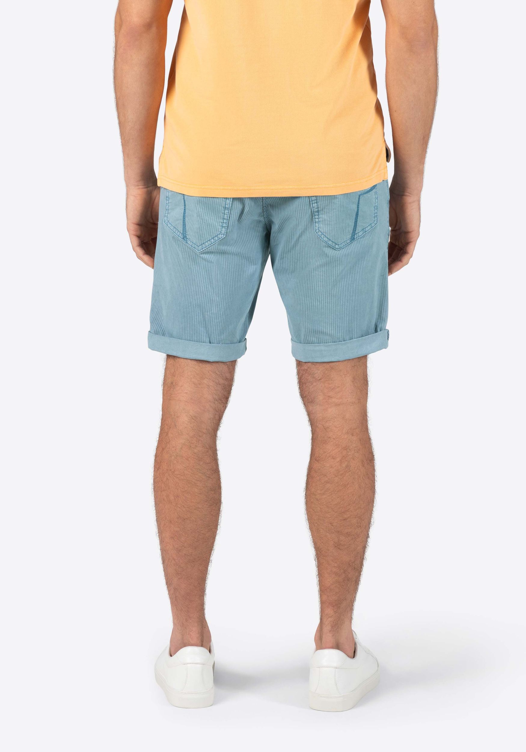 TIMEZONE-Gmb_SS25_30059_24-10066-10-1215_4.jpg Gestreifte Bermuda Shorts mit Taschen und Gürtelschlaufen