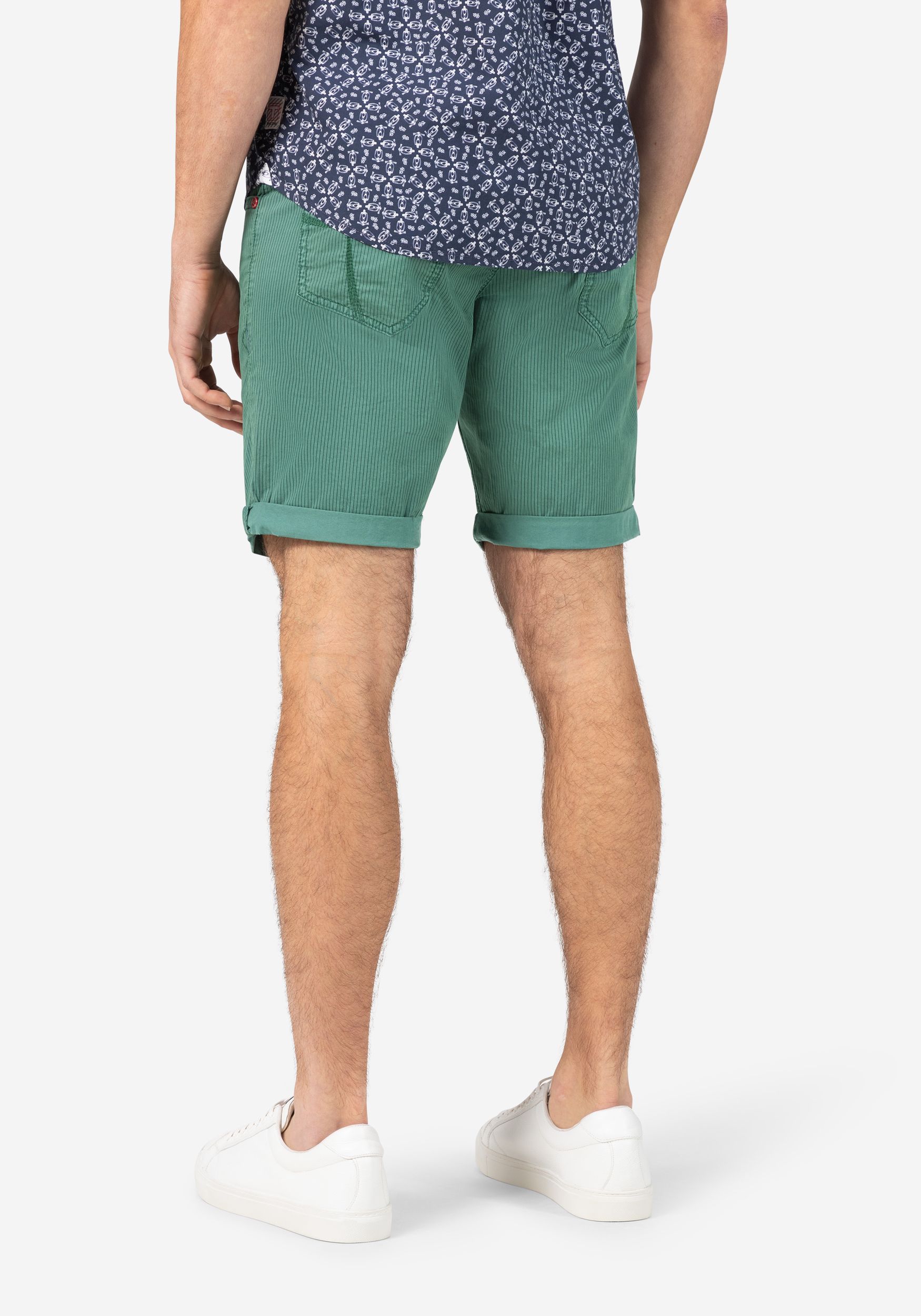 TIMEZONE-Gmb_SS25_4726_24-10066-10-1215_4.jpg Gestreifte Bermuda Shorts mit Taschen und Gürtelschlaufen