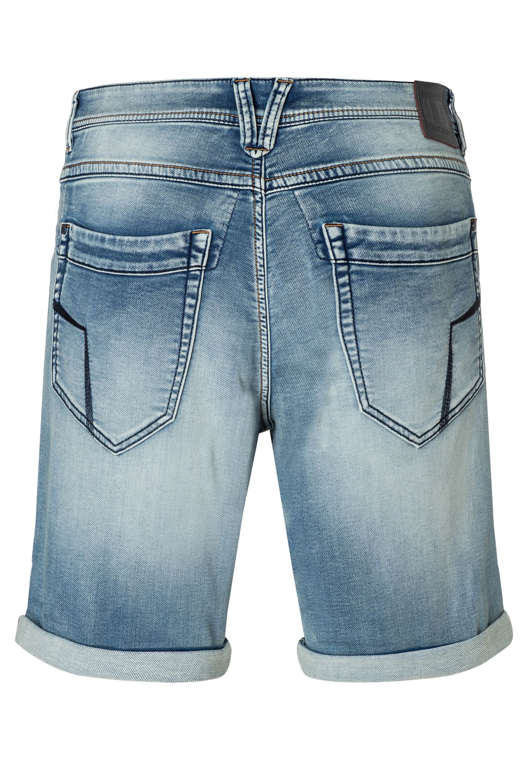 TIMEZONE-Gmb_SS25_3676_25-10030-00-3058_2.jpg Jeansshorts mit aufgerolltem Saum und fünf Taschen