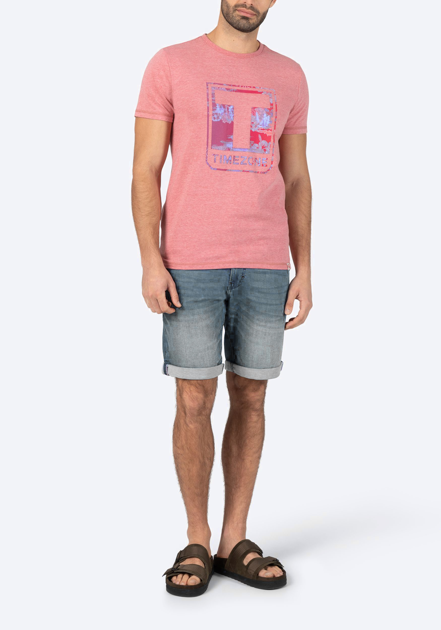 Jeansshorts mit aufgerolltem Saum und fünf Taschen Jeansshorts mit aufgerolltem Saum und fünf Taschen