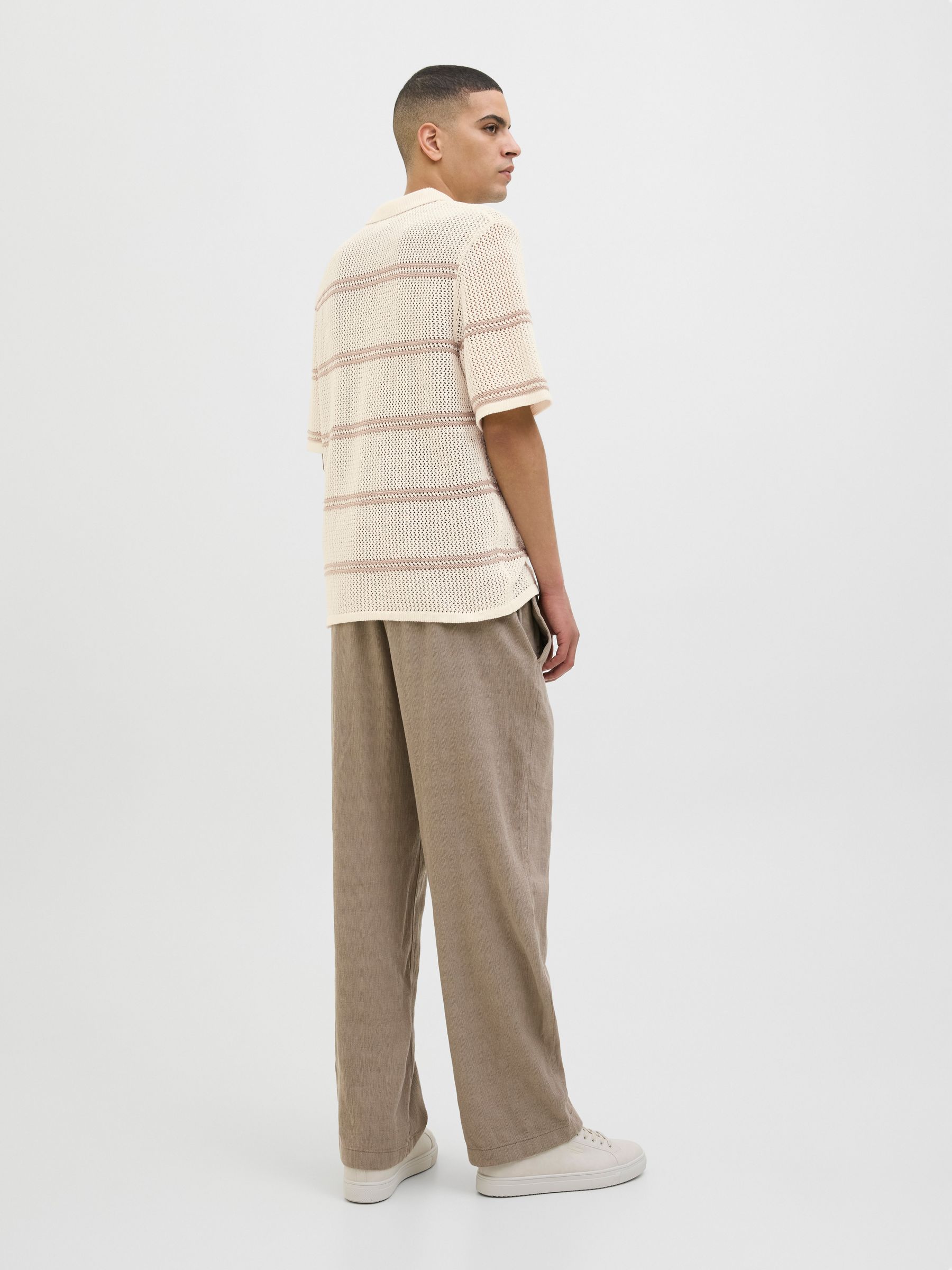 JACK&JONES_NOOS2025_4867703_12286188_2.jpg Feinstrick Poloshirt mit Streifenmuster und Knöpfen