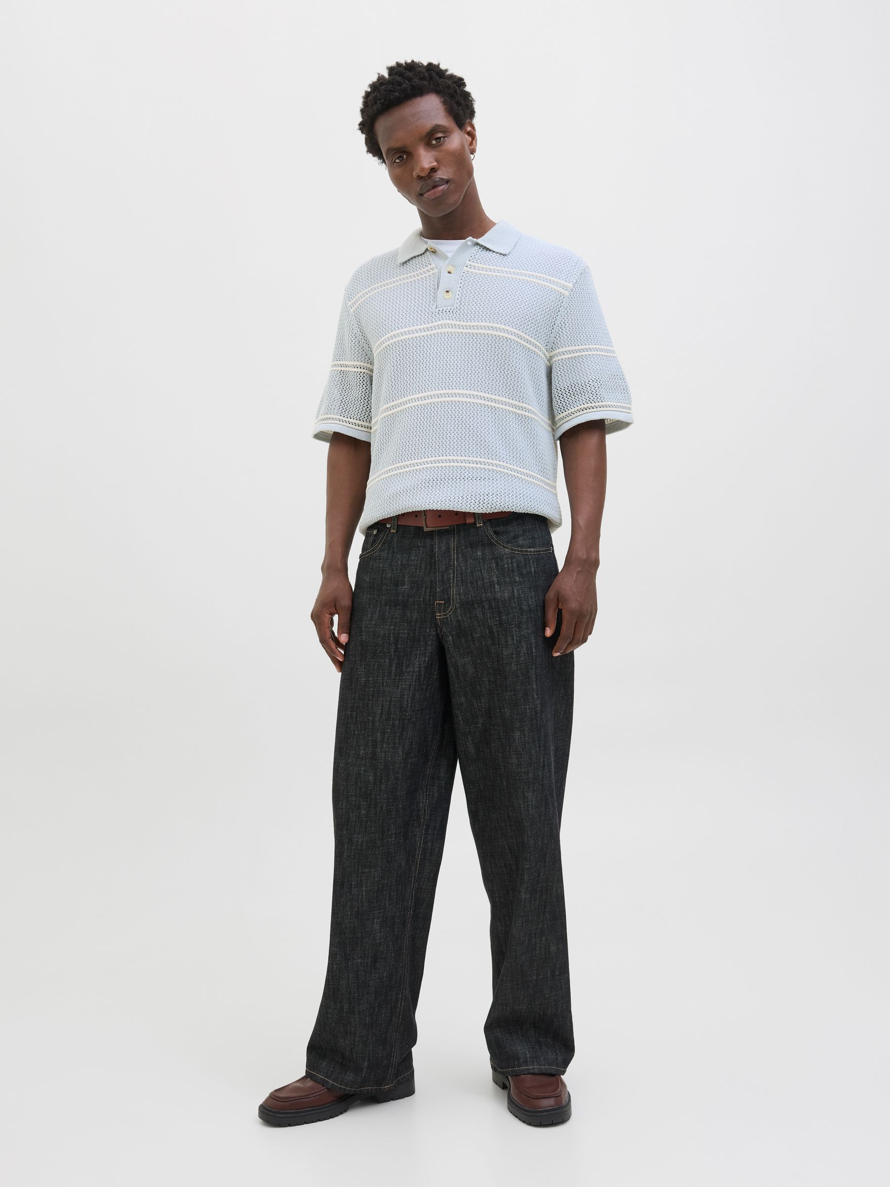 JACK&JONES_NOOS2025_4867704_12286188_3.jpg Feinstrick Poloshirt mit Streifenmuster und Knöpfen