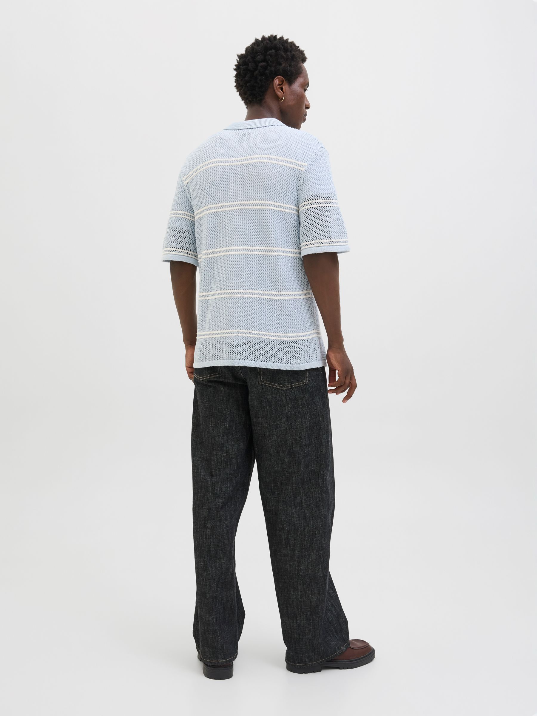 JACK&JONES_NOOS2025_4867704_12286188_4.jpg Feinstrick Poloshirt mit Streifenmuster und Knöpfen