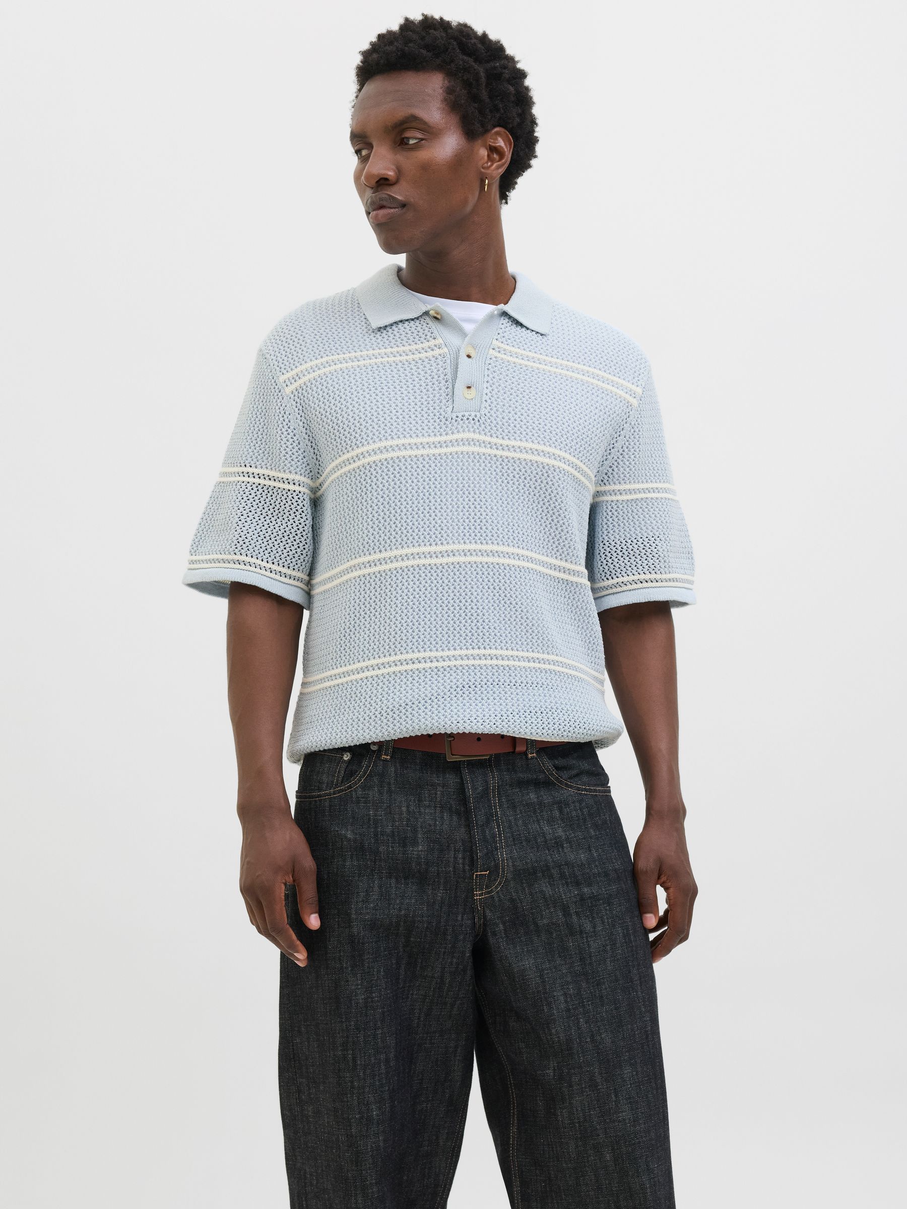 JACK&JONES_NOOS2025_4867704_12286188_6.jpg Feinstrick Poloshirt mit Streifenmuster und Knöpfen