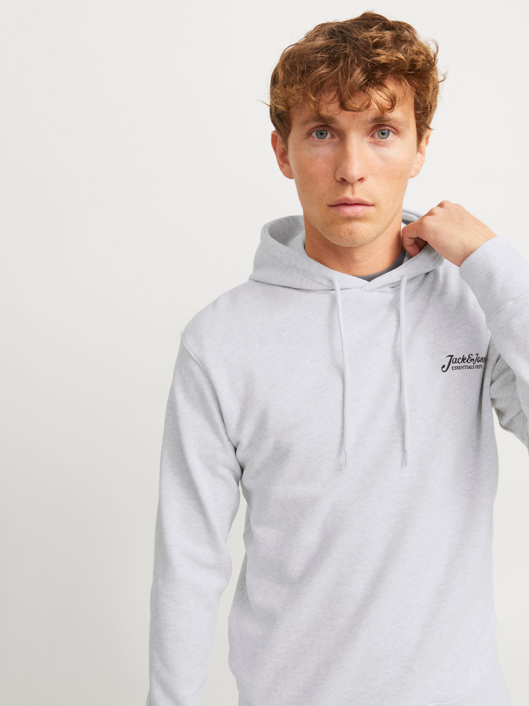 JACK&JONES_Springsummer_4667783_12268436_7.jpg Kapuzenpullover mit Kordelzug und Logo auf der Brust