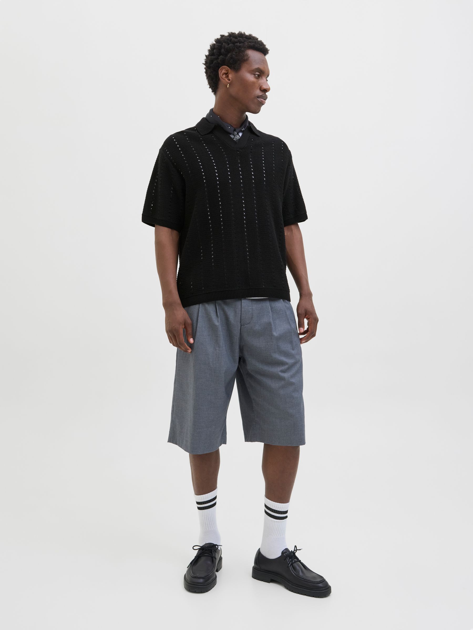 JACK&JONES_SpringSummer2025_4695519_12272562_4.jpg Gestricktes Poloshirt mit vertikalen Lochmustern