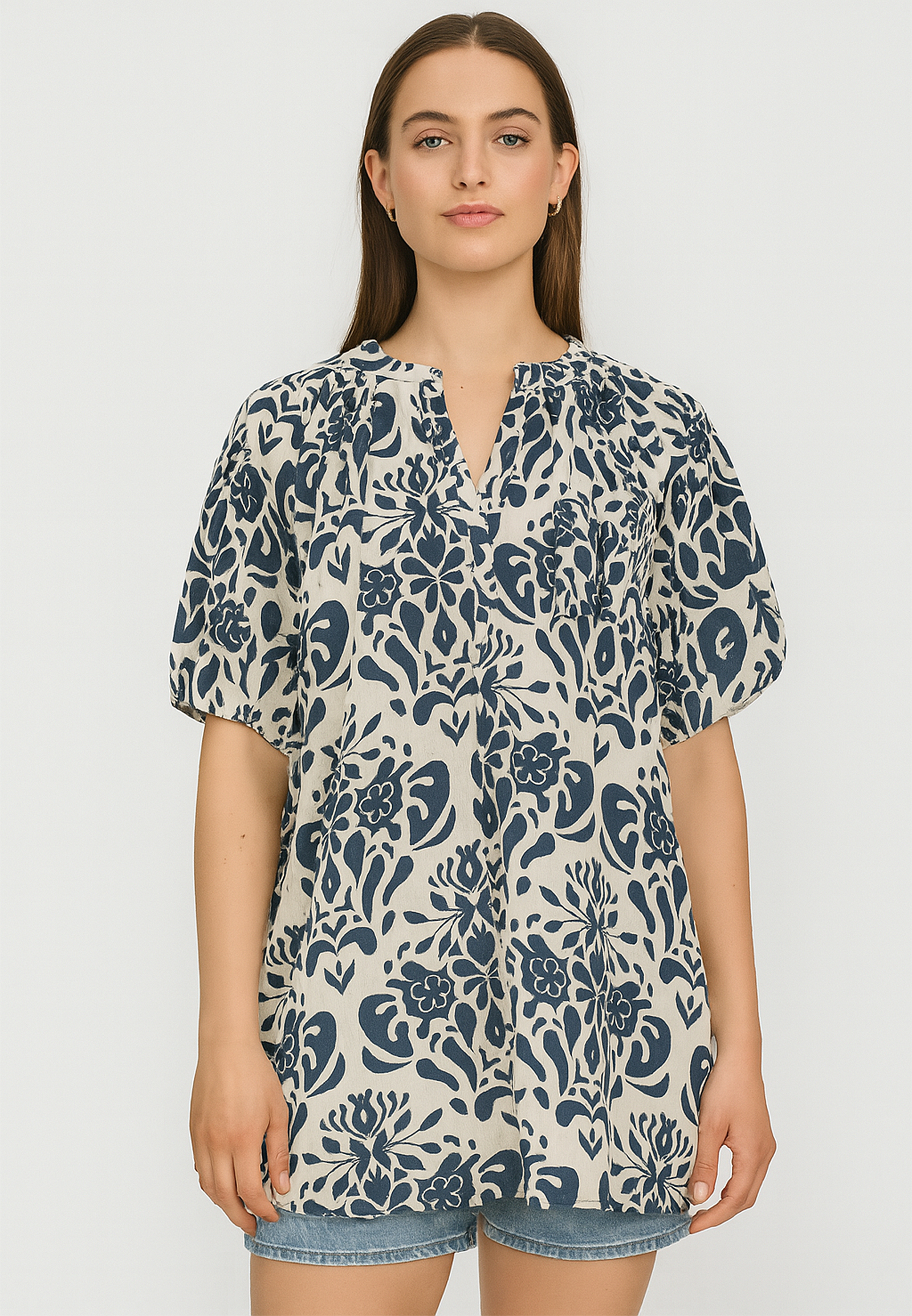 Leo Bluse mit Allover-Print und V-Neck Viskose Leo Bluse mit Allover-Print und V-Neck Viskose