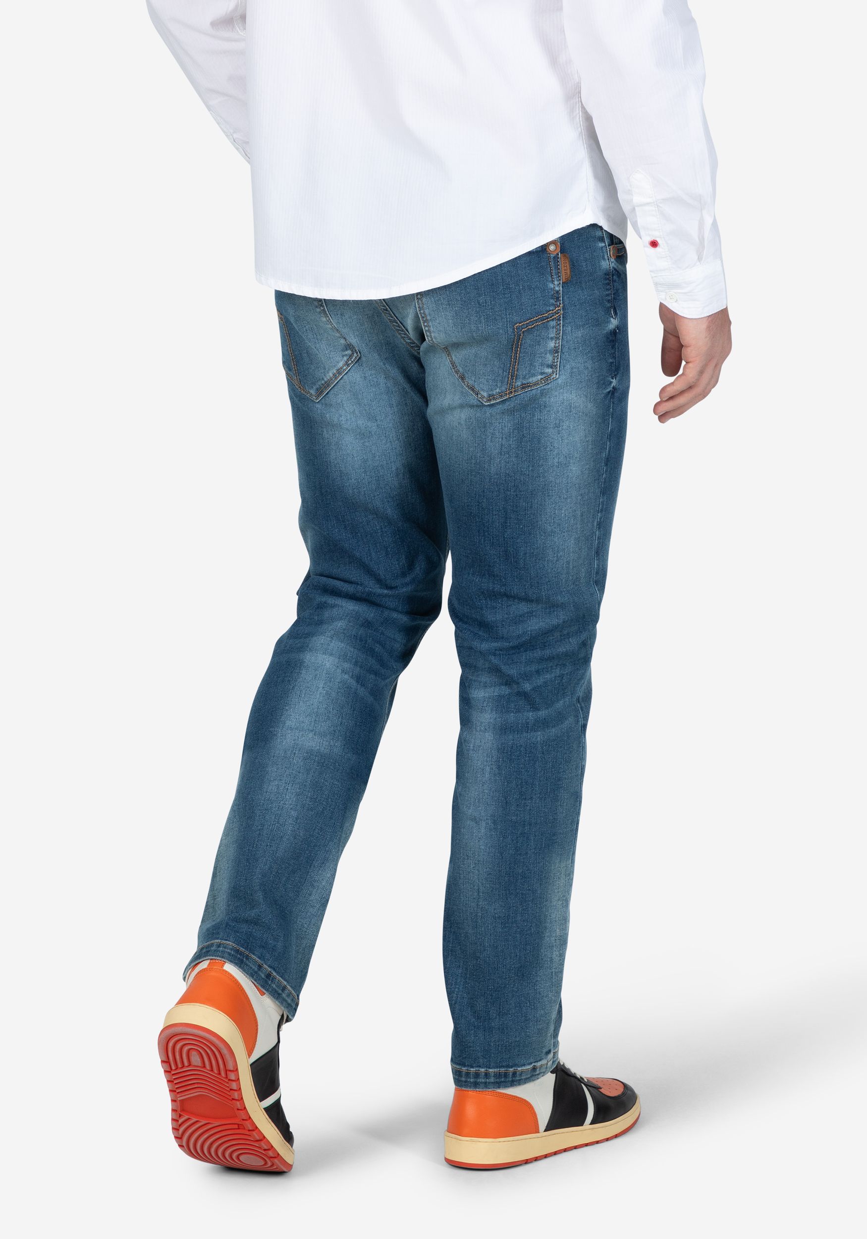 TIMEZONE-Gmb_SS25_30074_27-10064-00-3081_4.jpg Modische Jeans mit klassischem Schnitt und modernem Design