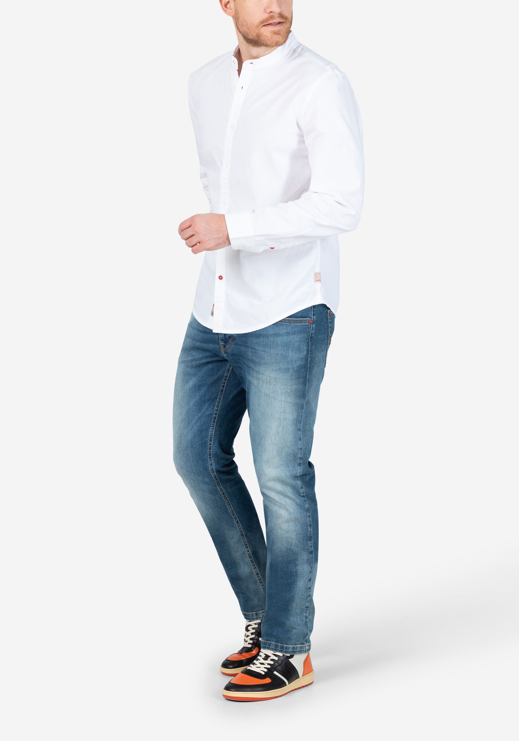 TIMEZONE-Gmb_SS25_30074_27-10064-00-3081_6.jpg Modische Jeans mit klassischem Schnitt und modernem Design