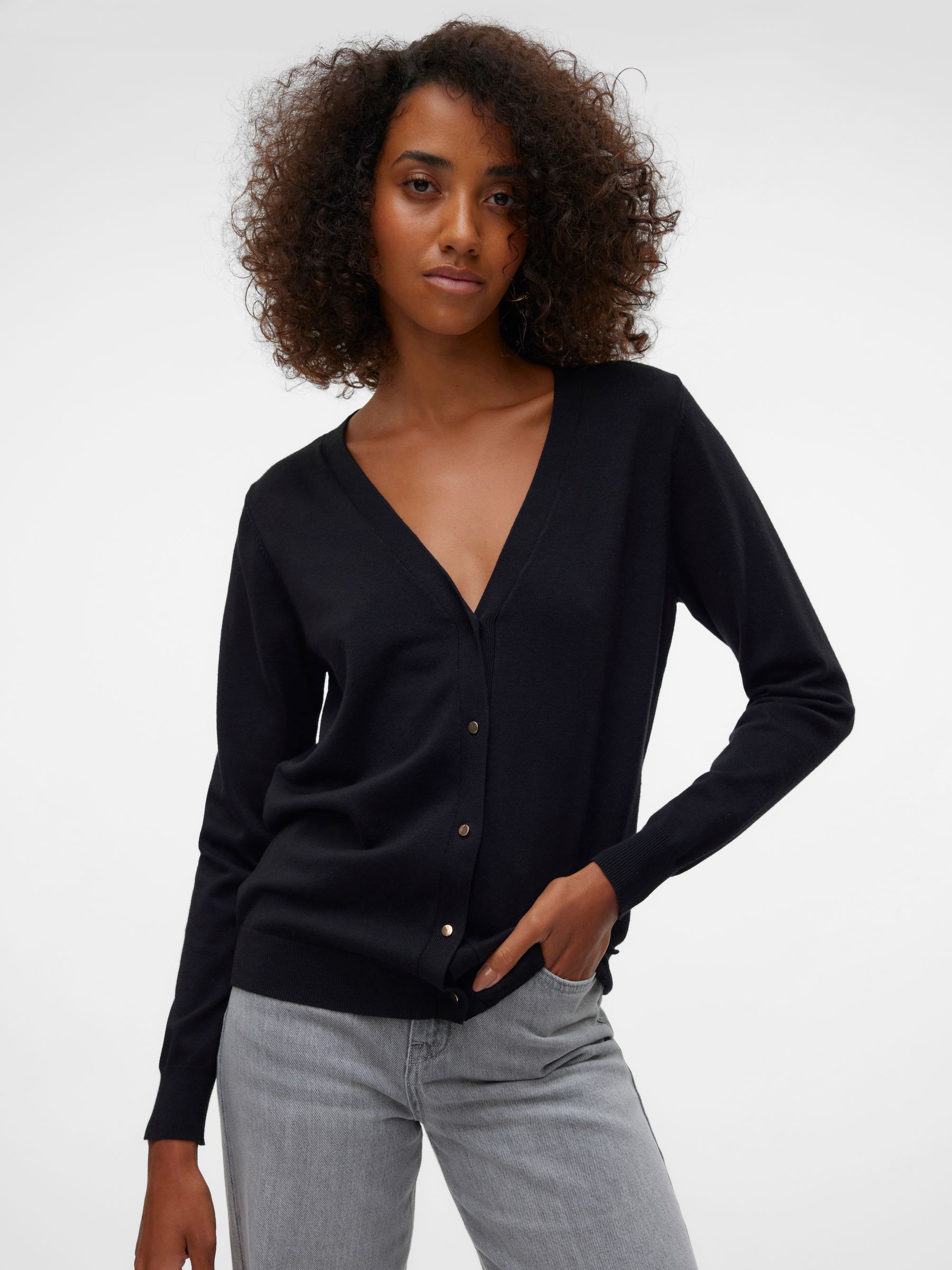 VERO-MODA_FallWinter2024_4626696_10320456_5.jpg Elegantes Strick-Cardigan mit V-Ausschnitt und Locker Geschnitten